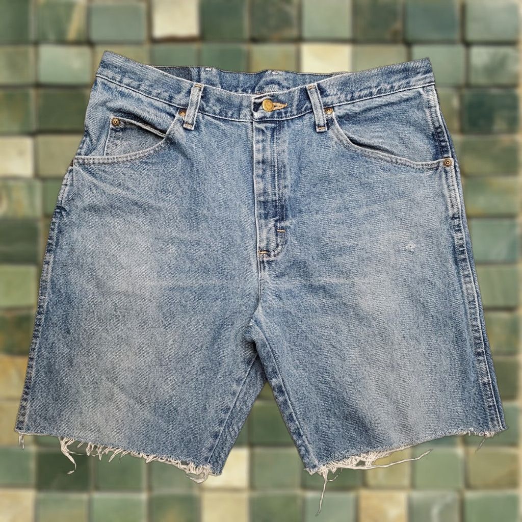 Wrangler Wrangler Shorts Men 34x8 Blue Denim Faded Grunge 100% Cotton Casual Jorts Size US 34 / EU 50 - 1 Thumbnail