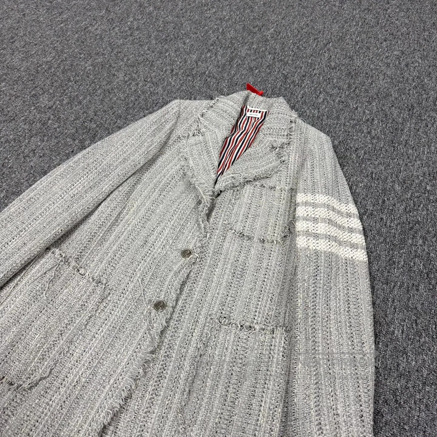 Thom Browne Thom Browne Classic four stripes; damaged frills; suit coa Size S / US 4 / IT 40 - 3 Thumbnail
