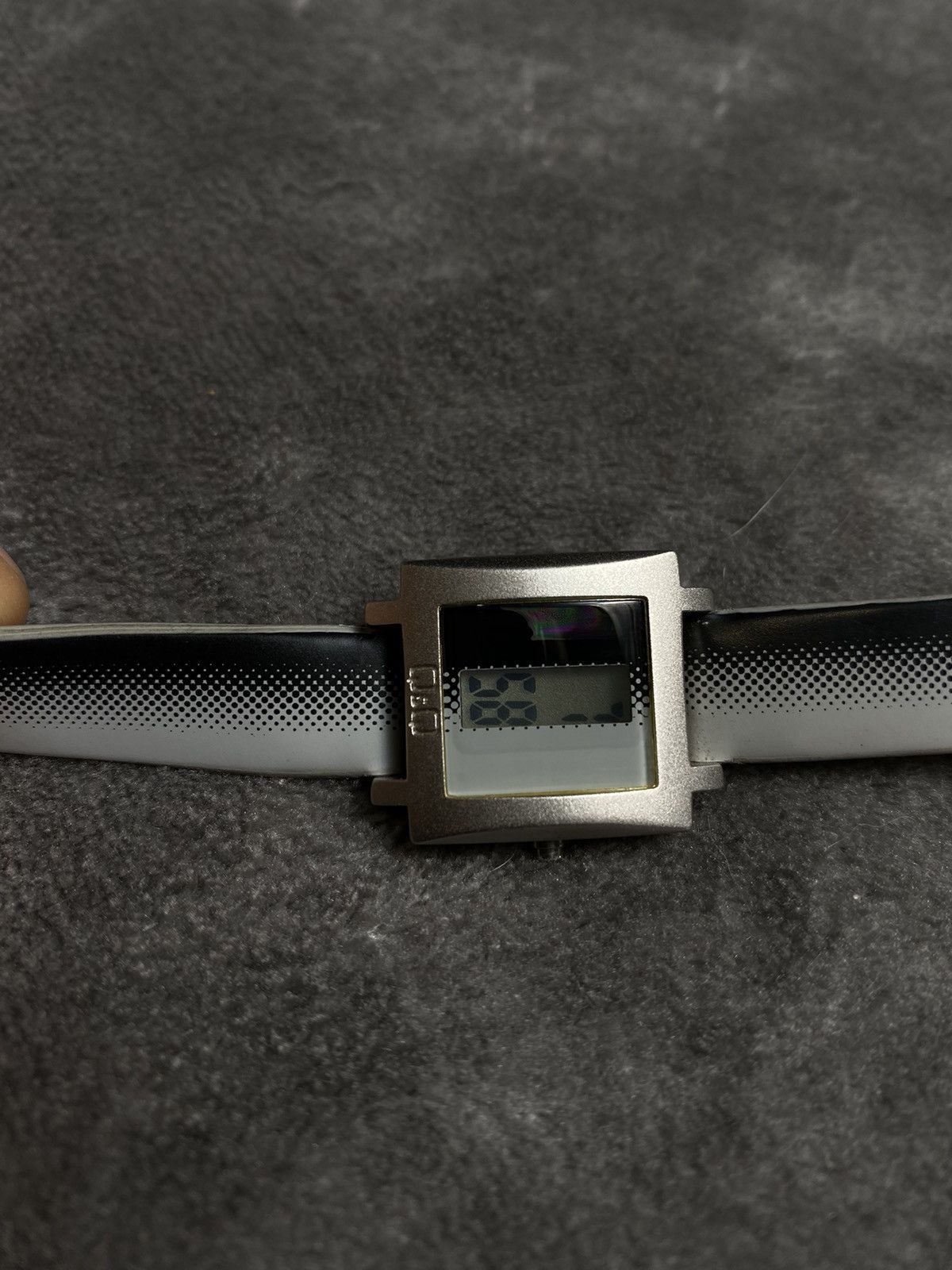 Jewelry Futuristic Vintage QQ Japanese Style Watch 100% Work Size ONE SIZE - 2 Thumbnail