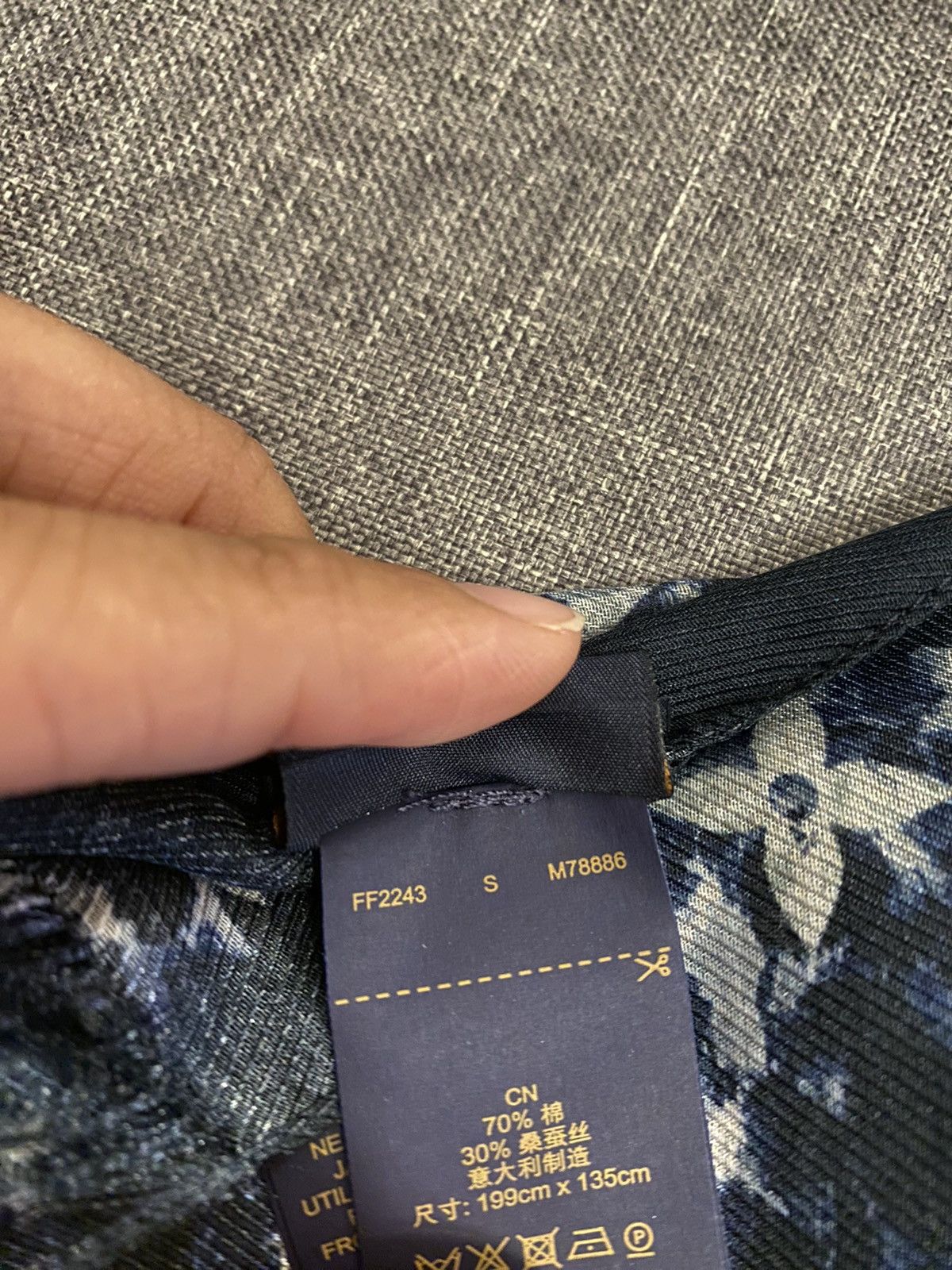 Louis Vuitton LV Play MNG Pointillism Stole M78886