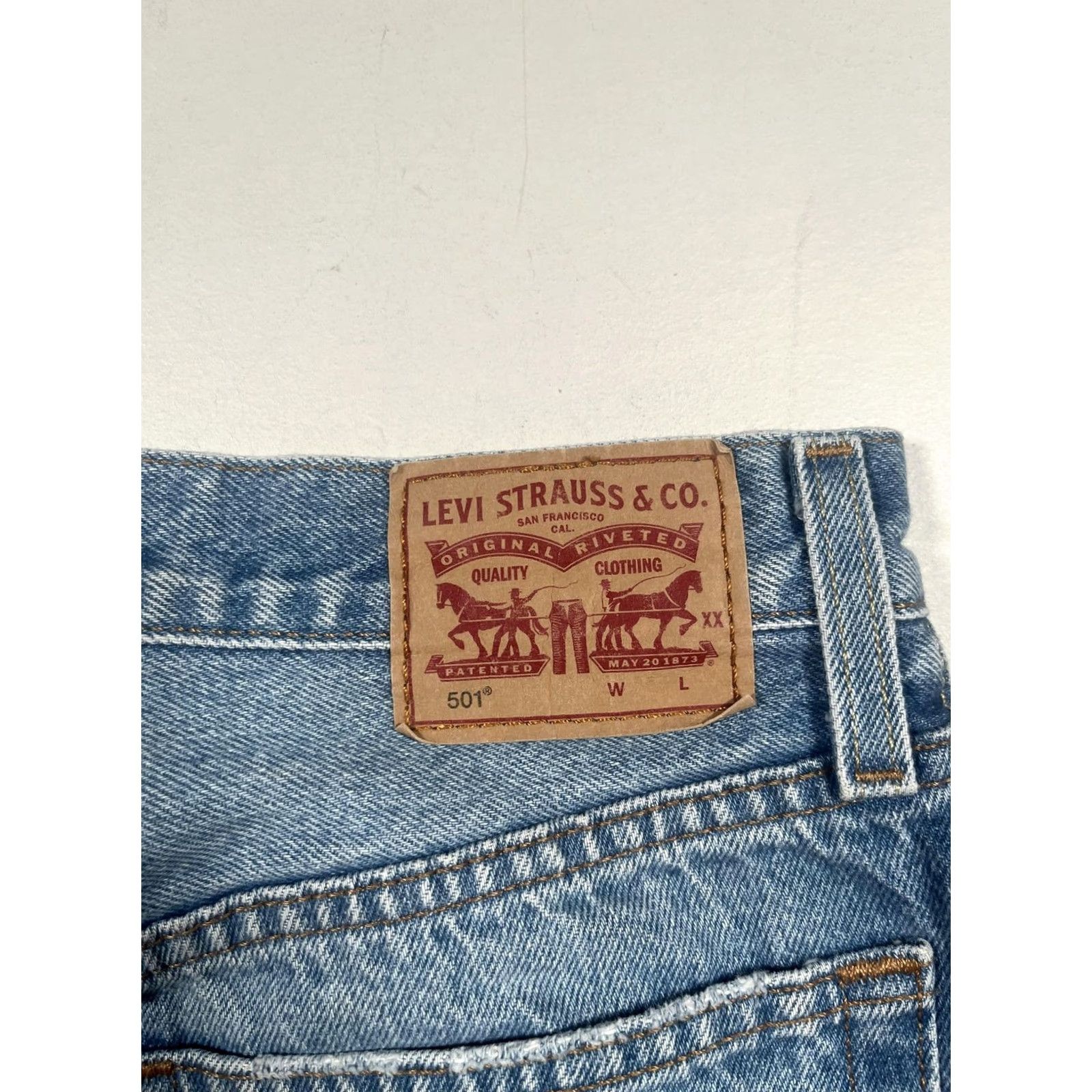 Levi's Levi's 501 Jeans W26 L32 Medium Blue Straight High Rise Distressed Denim Womens Regular XS? Size 26" / US 2 / IT 38 - 4 Thumbnail