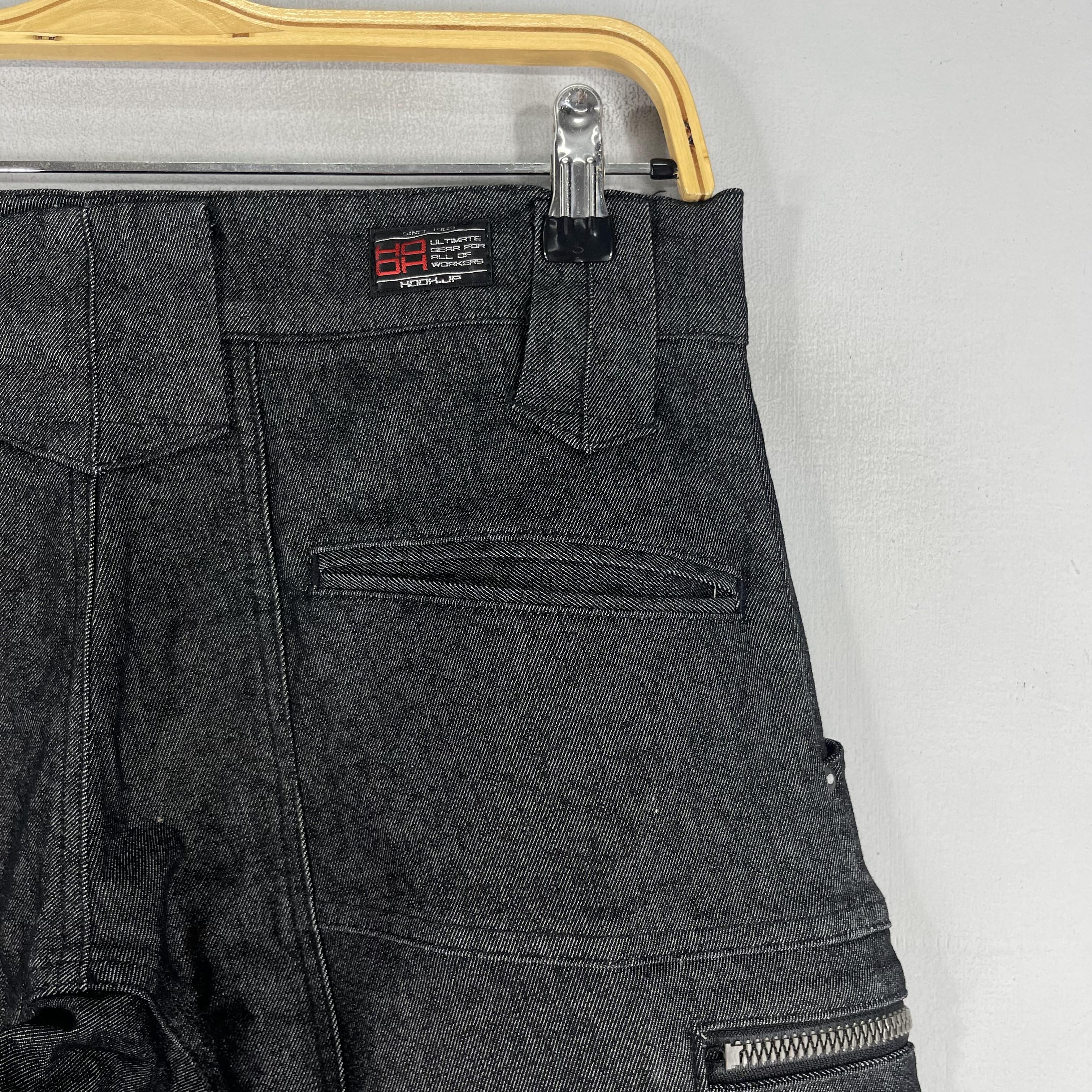 Japanese Brand Vintage Japanese Hook-Up Black Padded Bondage Cargo Pant Size US 30 / EU 46 - 9 Thumbnail