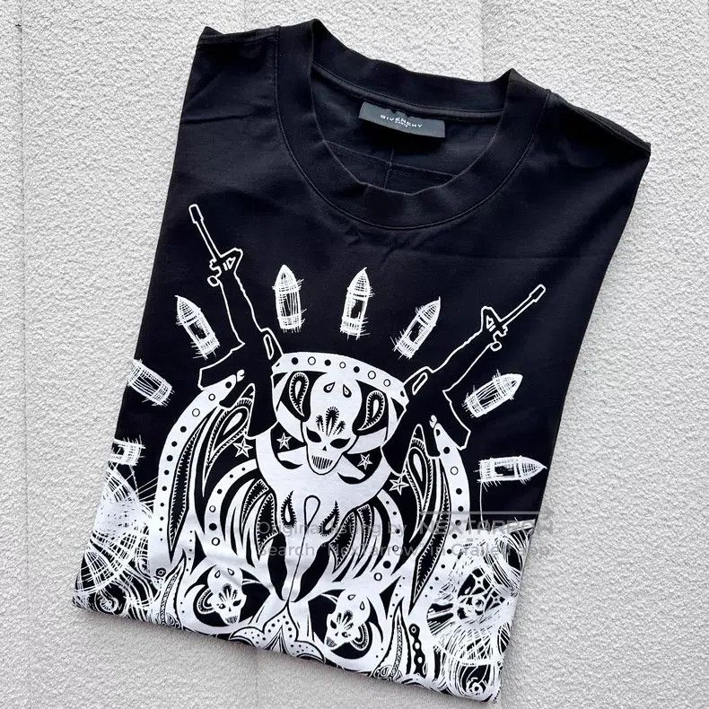 Givenchy Givenchy Black skull printed short-sleeve T-shirt Size US M / EU 48-50 / 2 - 4 Thumbnail