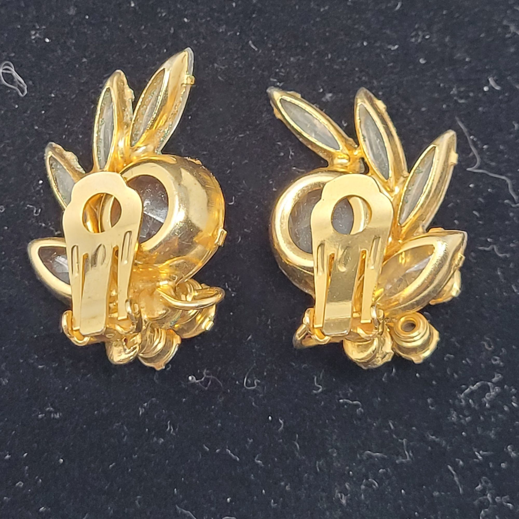 Vintage Vintage Gold-Tone Crystal Rhinestone Climber Clip-On Earring Size ONE SIZE - 4 Thumbnail