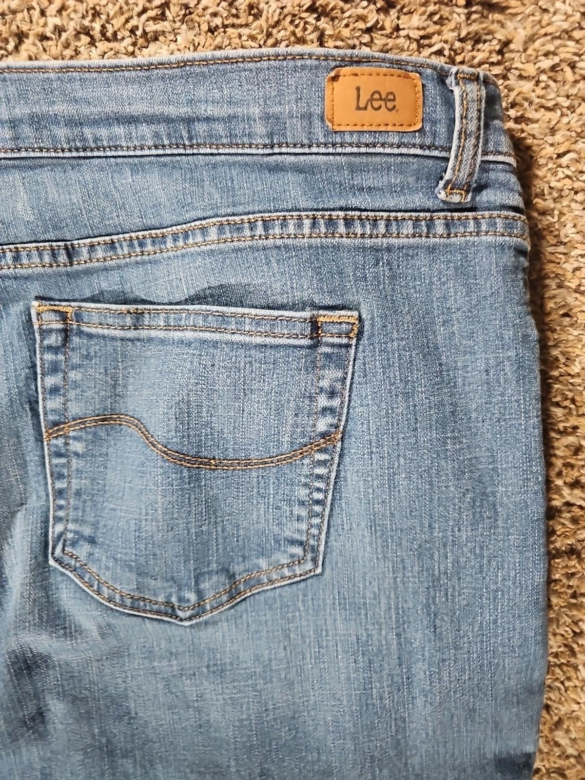 Lee Lee Relaxed Fit Straight Leg Mid Rise Petites Size 30" / US 8 / IT 44 - 6 Thumbnail