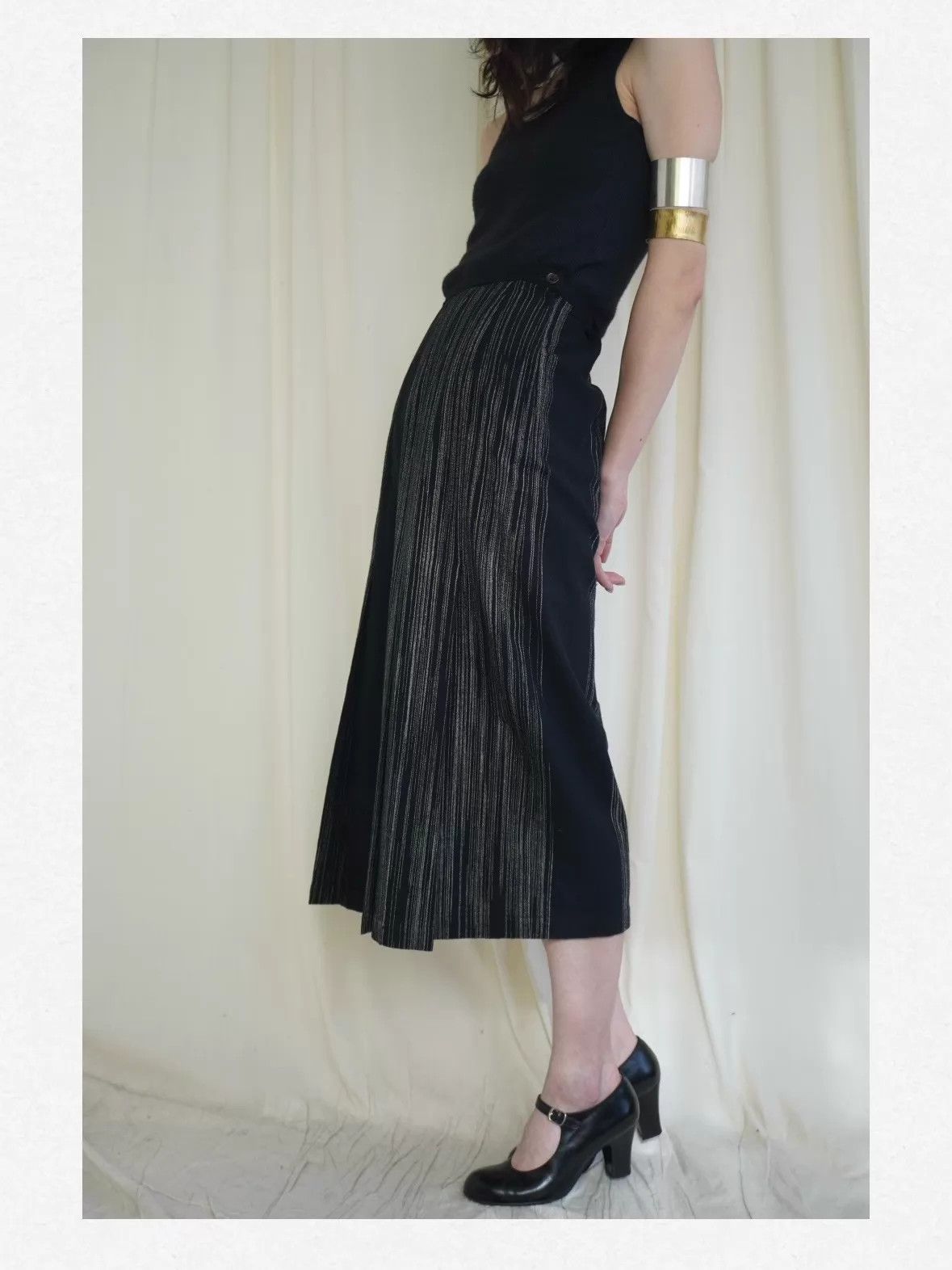 Comme des Garcons CDG 1980s White Embroidered Topstitch Pleated Wool Skirt XS Size 25" / US 0 / IT 36 - 1 Thumbnail