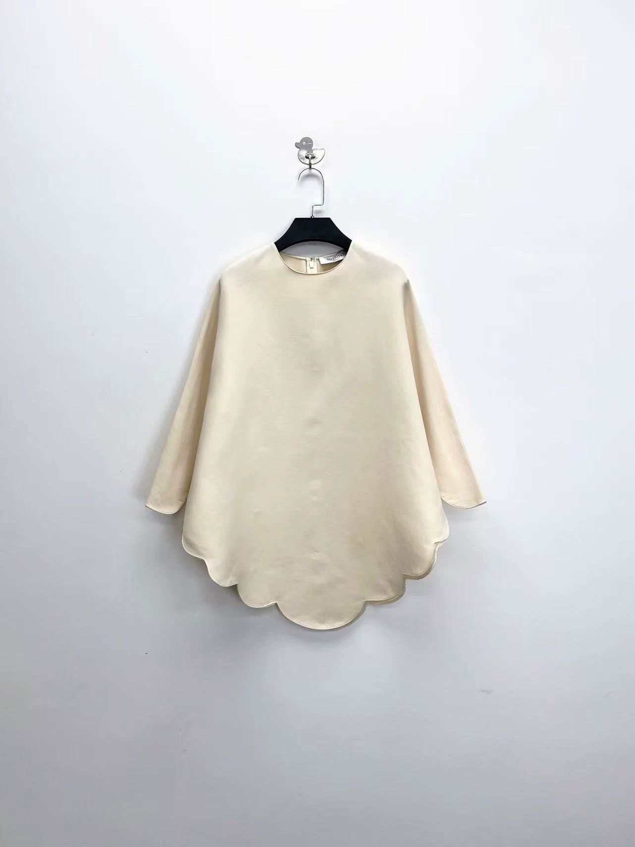 Valentino valentino beige silk blend cape coat Size L / US 10 / IT 46 - 1 Thumbnail