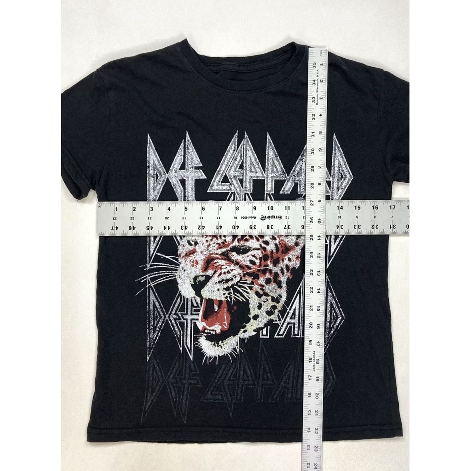Vintage VINTAGE Def Leppard T-Shirt Women XS Black Short Sleeve Music Size XS / US 0-2 / IT 36-38 - 4 Thumbnail