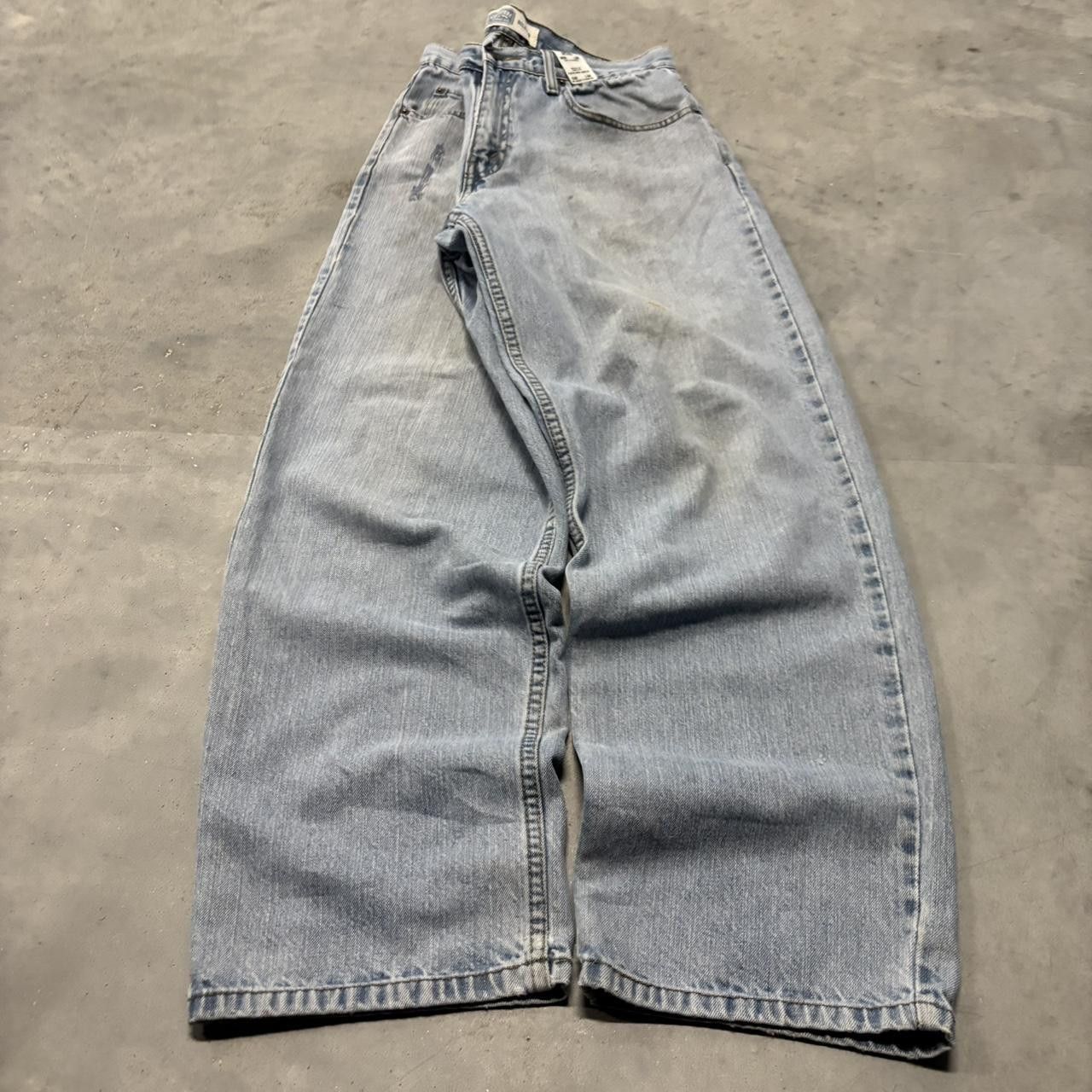 Levi's × Vintage Crazy Vintage Y2K/2000s Faded Light Wash Levi’s Essential Denim Jeans! Size US 31 - 3 Thumbnail