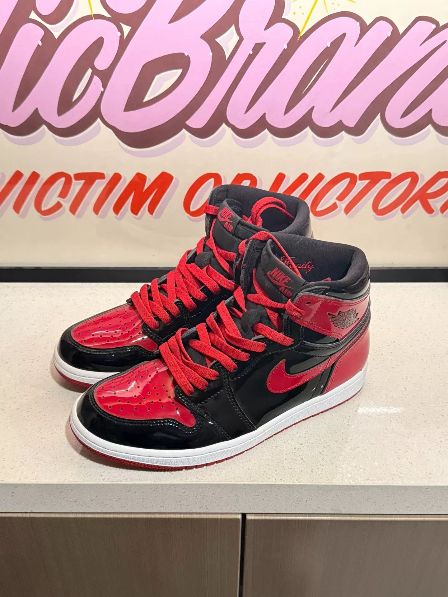 Jordan Brand Jordan Air Jordan 1 Retro High OG Size US 9 / EU 42 - 1 Thumbnail