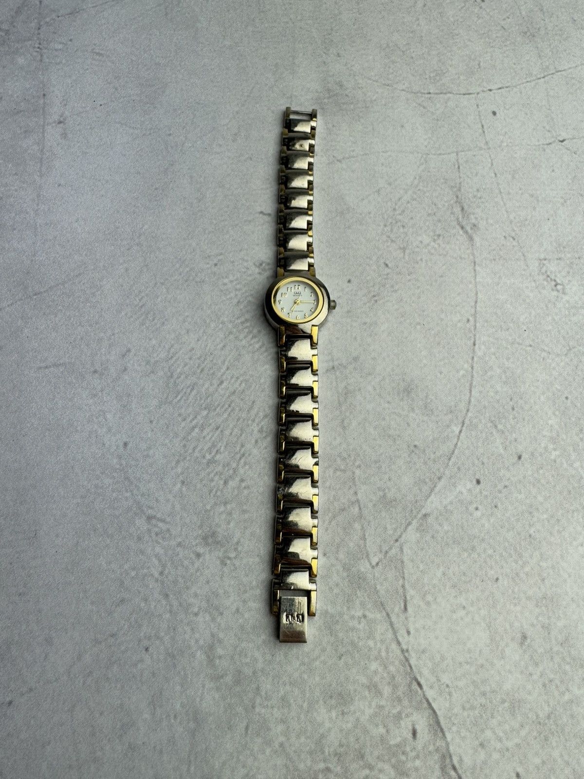 Japanese Brand Q&Q Japanese Style Watch Vintage Size ONE SIZE - 2 Thumbnail