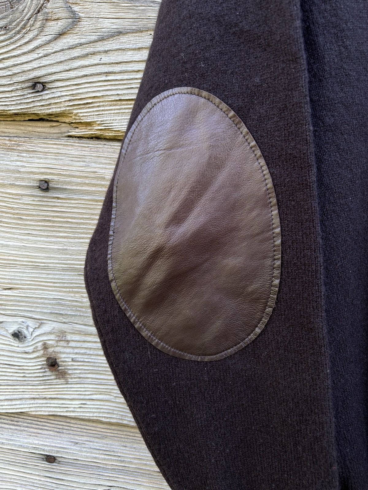 Johnstons Of Elgin Johnstons Of Elgin Leather Elbow Patch V Neck Sweater Size US XL / EU 56 / 4 - 2 Thumbnail