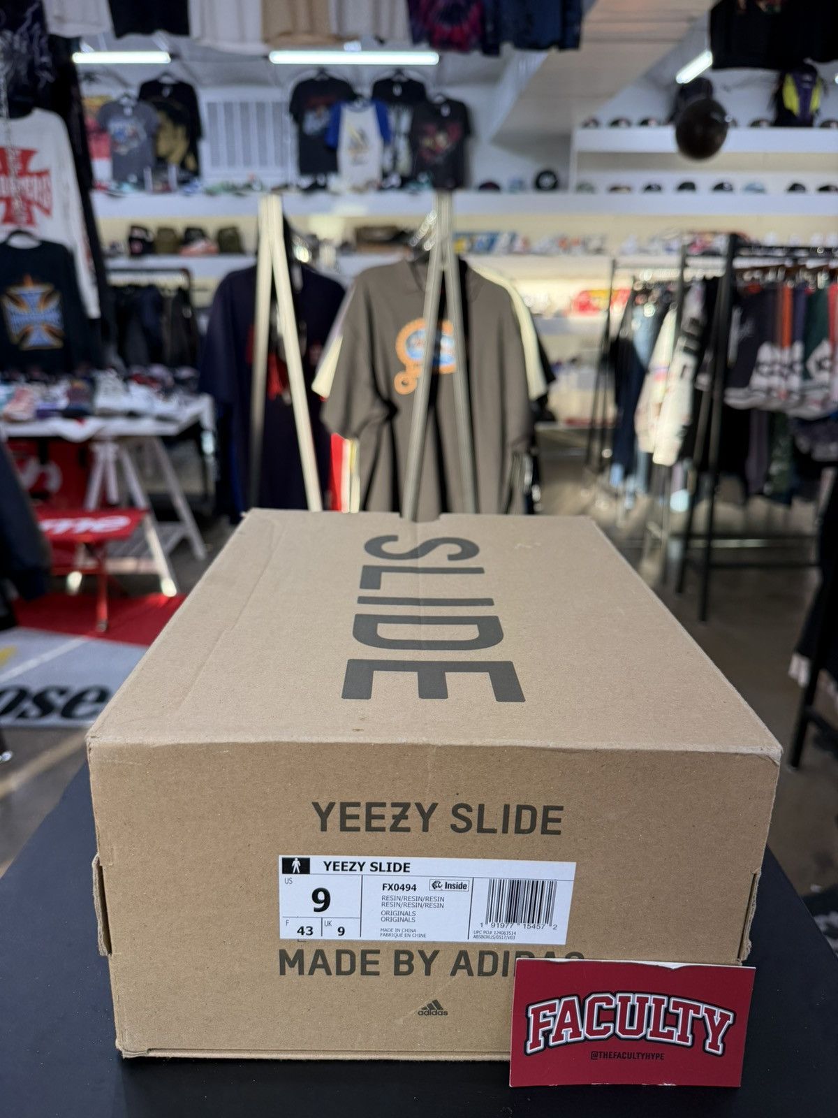 Yeezy Adidas Yeezy Slide Resin Size 9 Size US 9 / EU 42 - 13 Thumbnail
