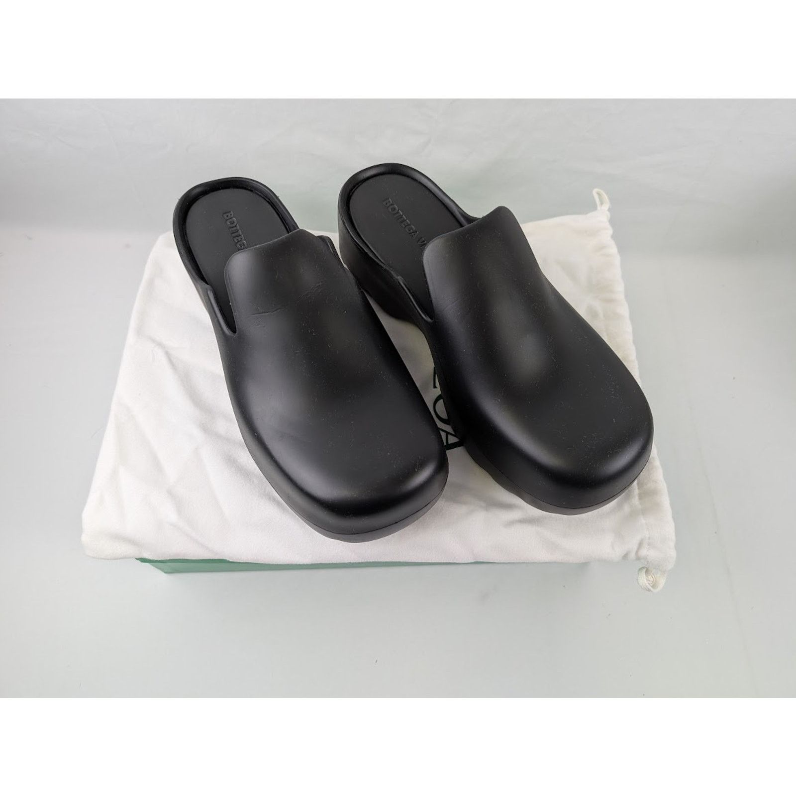 Bottega Veneta o1rshd1 Gel Rubber Flash Slipper in Black Size US 9 / EU 42 - 15 Thumbnail