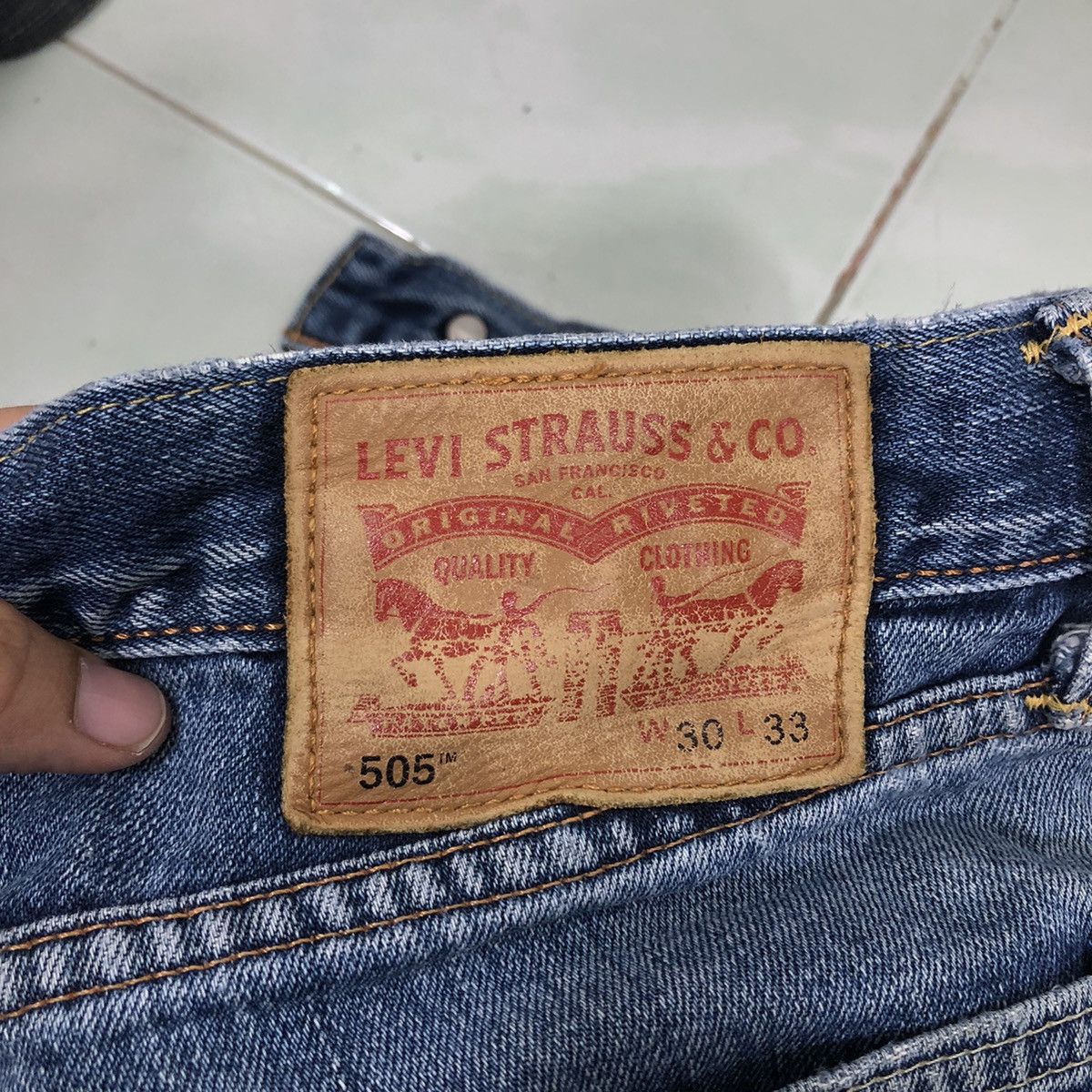 Levi's 🔥90’s Vintage Levi’s Distressed Denim Jeans Size US 31 - 13 Thumbnail