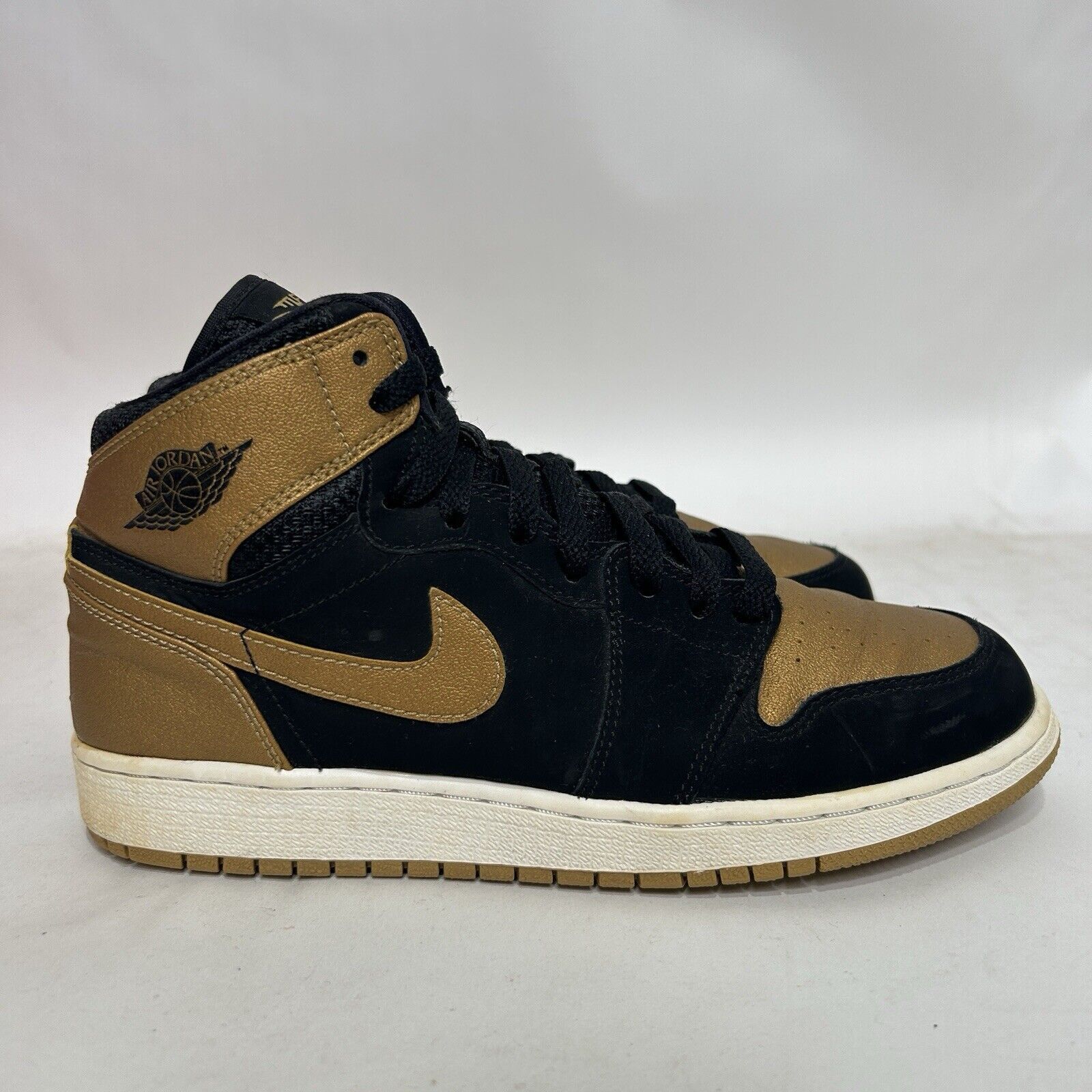 Nike Nike Air Jordan 1 High Retro BG “Melo/Black Gold” 2024 Size US 7.5 / IT 37.5 - 4 Thumbnail