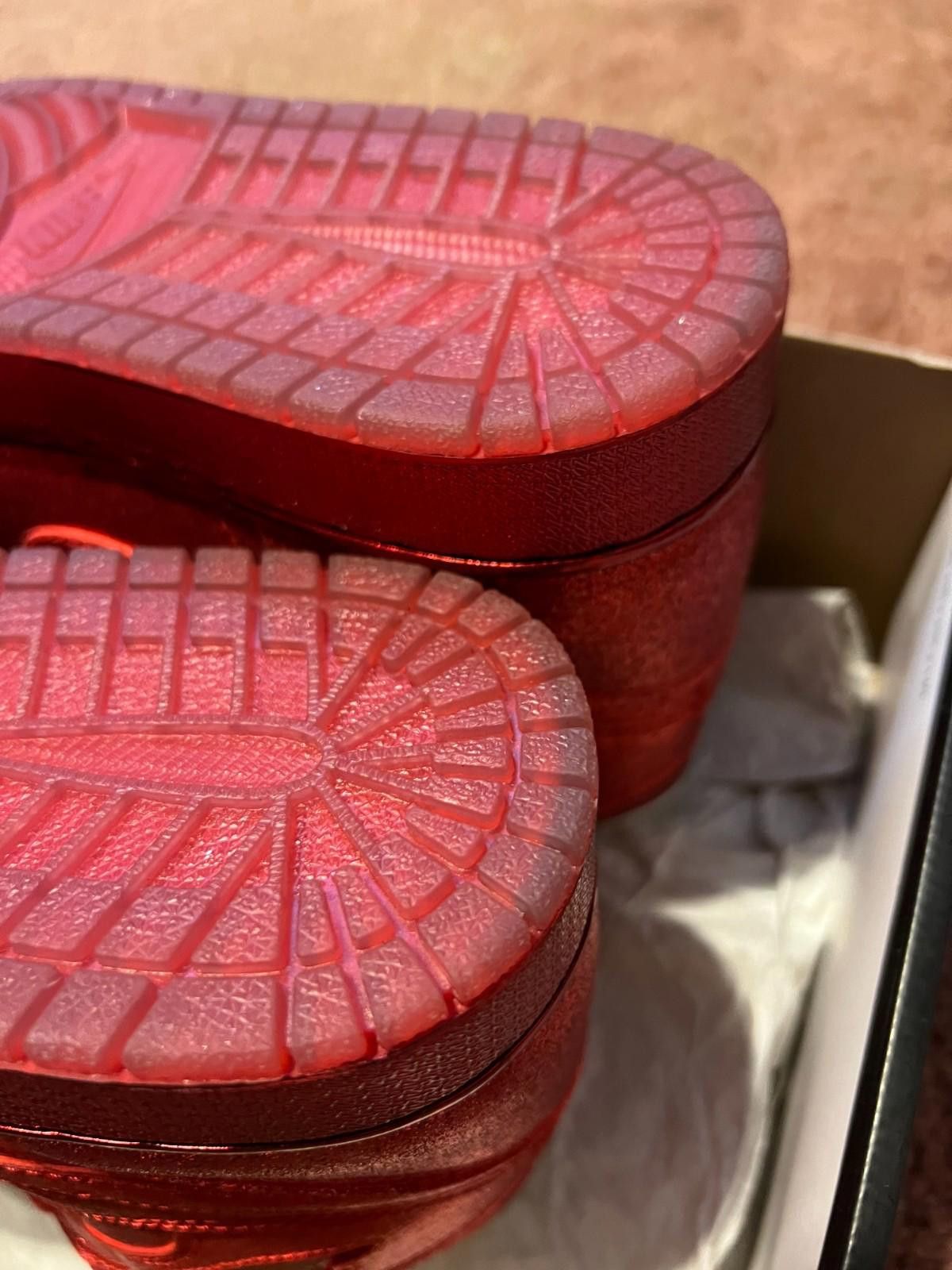 Jordan Brand Nike Air Jordan 1 Retro Legends of Summer Red Glitter Size US 10.5 / EU 43-44 - 8 Thumbnail
