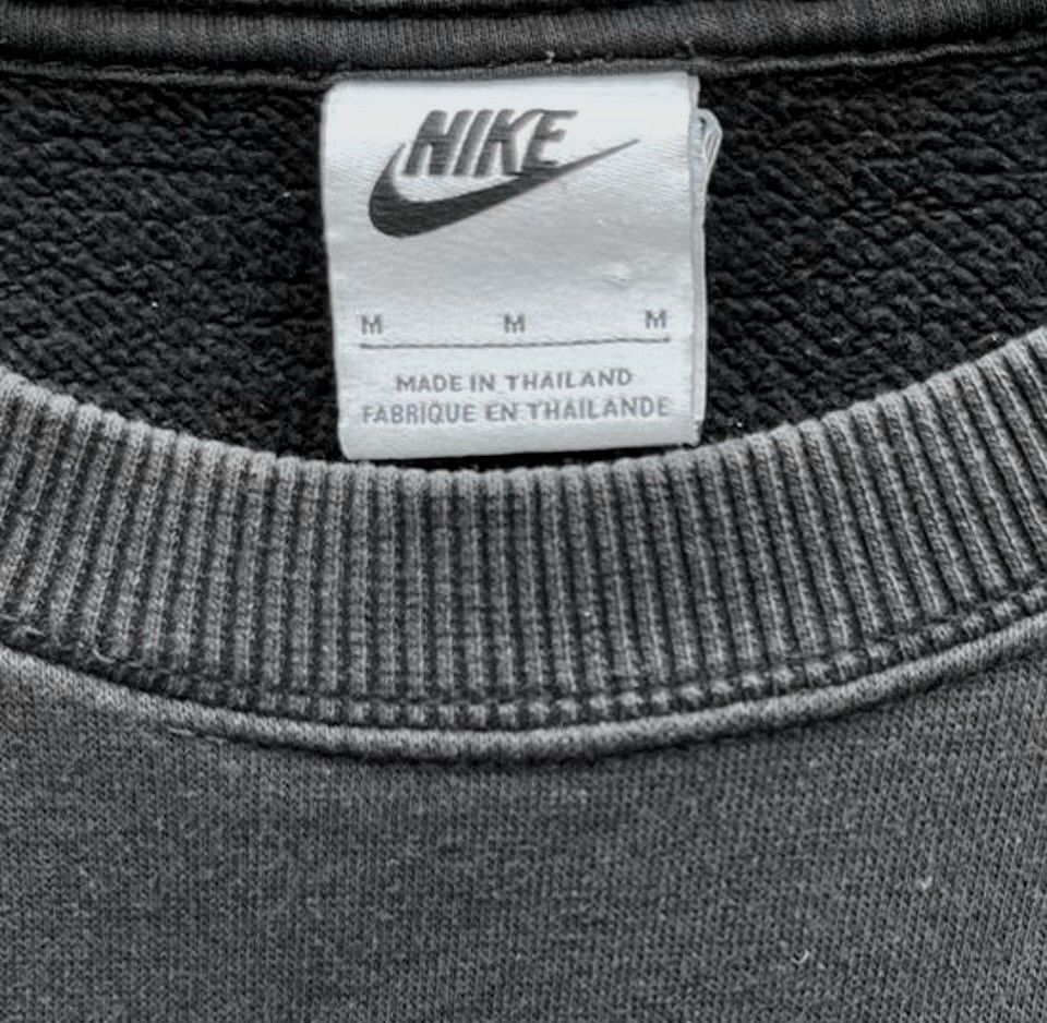 Nike Vintage 90s Nike Center Swoosh Crewneck Faded Boxy Fit Large Size US L / EU 52-54 / 3 - 3 Thumbnail