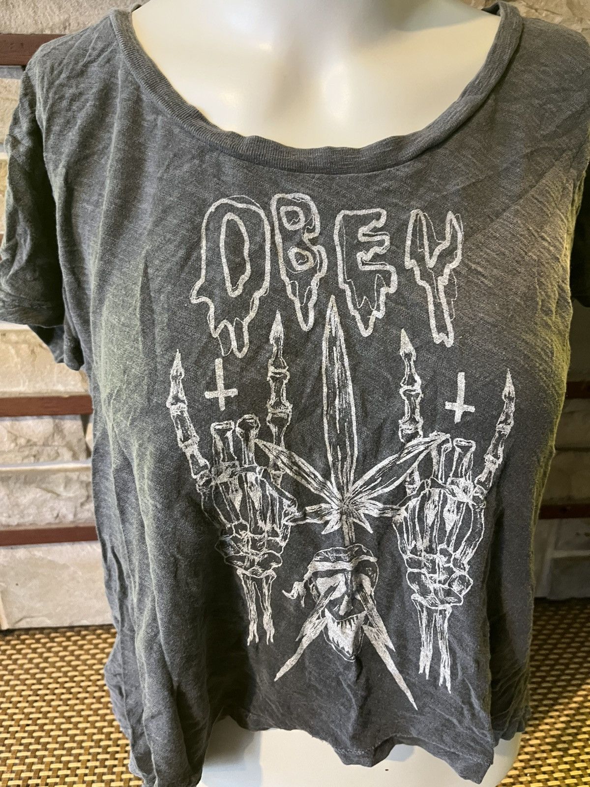Obey Vintage OBEY HAS A POSSE T-Shirt Xs Size XS / US 0-2 / IT 36-38 - 2 Thumbnail