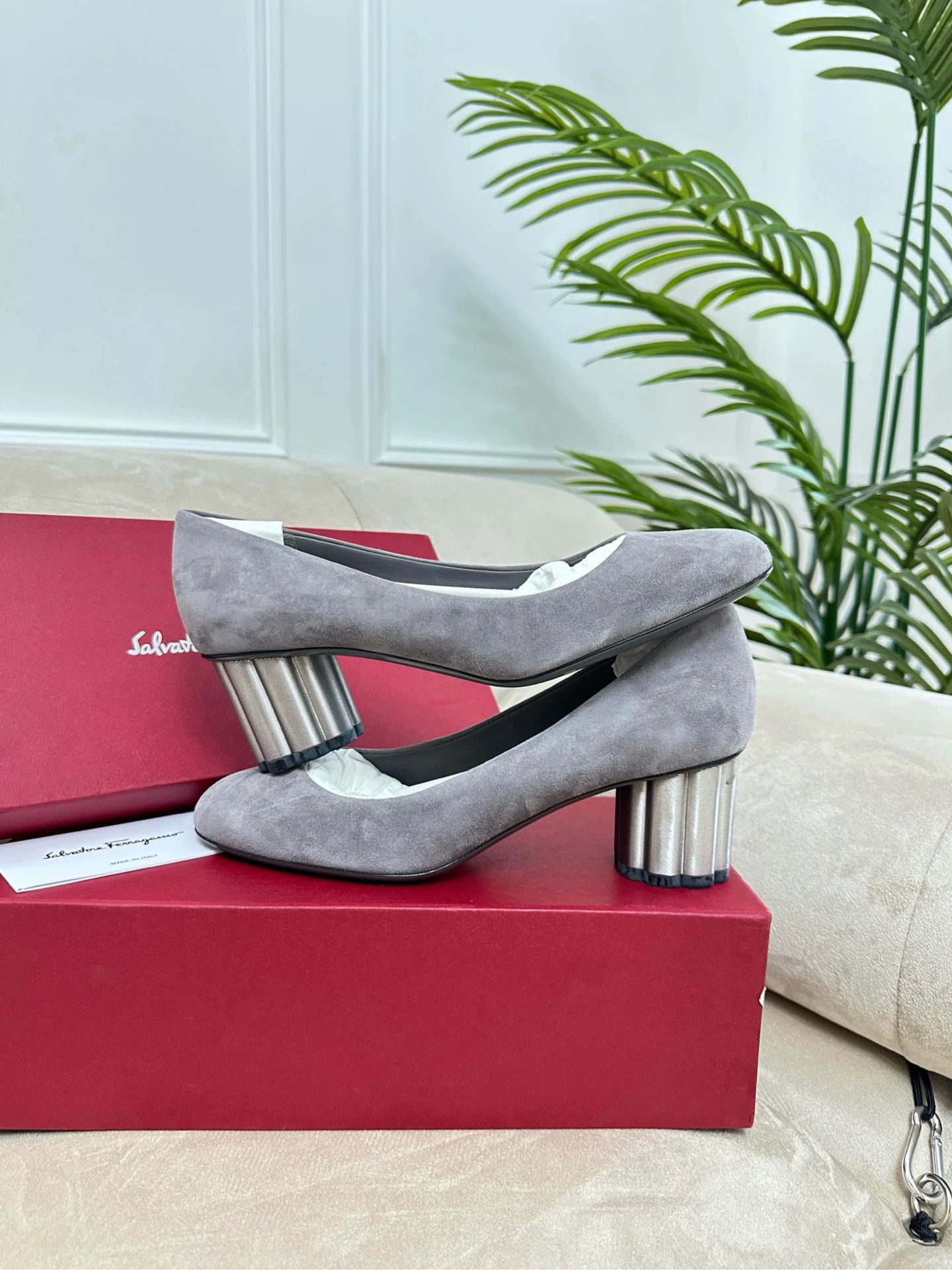 Other FERRAGAMO suede petal heel women's gray 37 Size US 6 / IT 36 - 9 Thumbnail