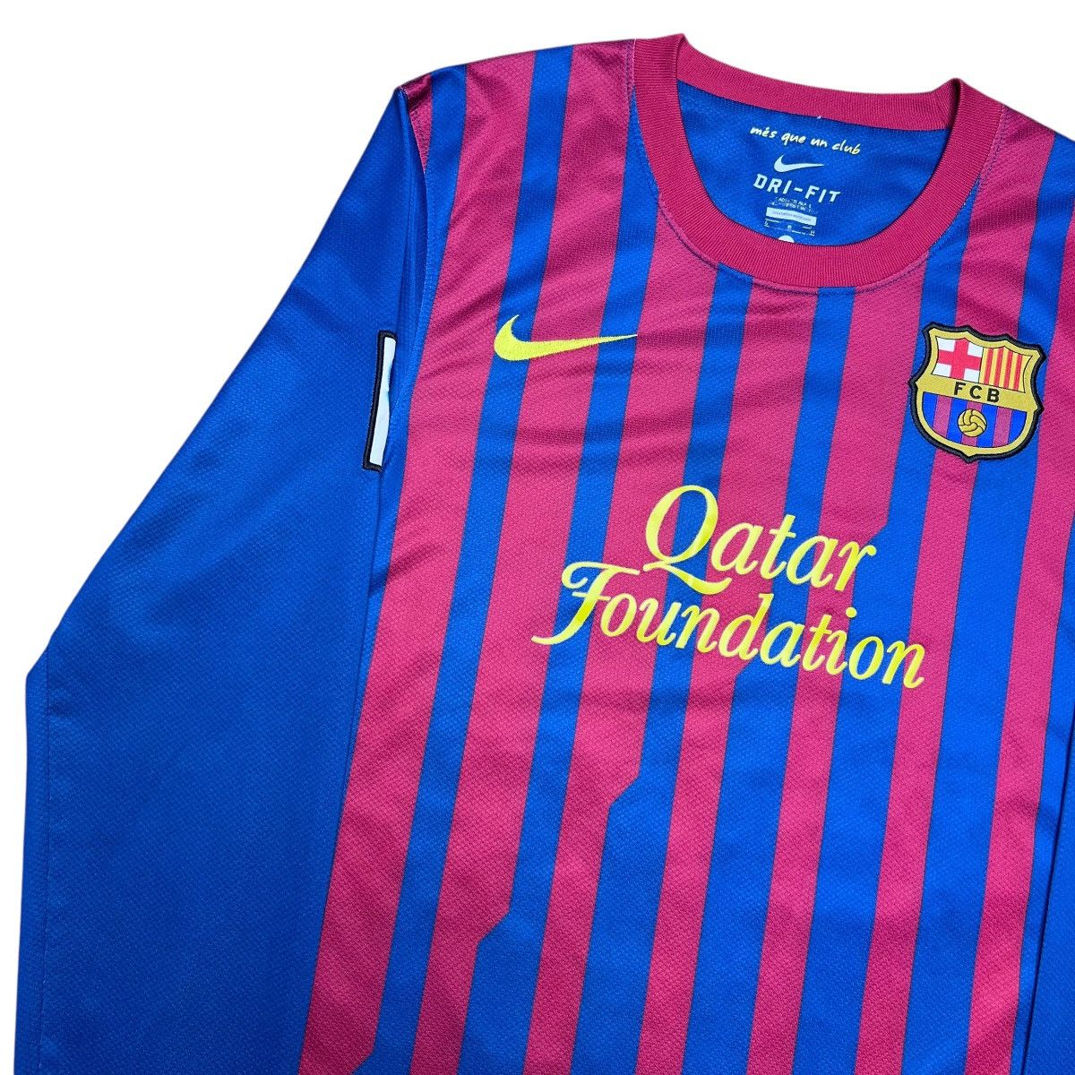 Nike 2011 Nike Barcelona Home Football Soccer Long Sleeve Jersey Size US S / EU 44-46 / 1 - 16 Thumbnail