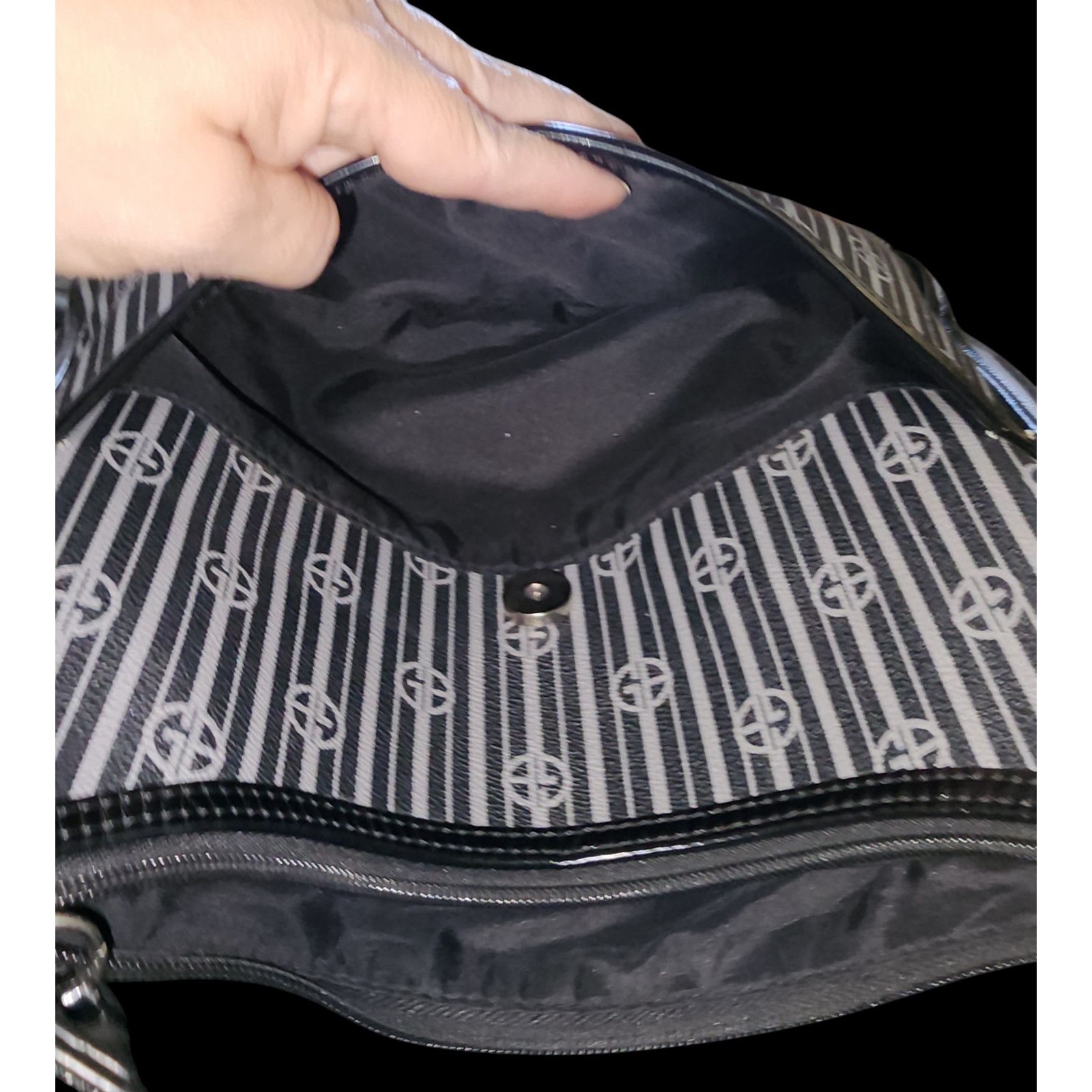 Giani Bernini Giani Bernini faux leather Black & Gray stripes shoulder bag Size ONE SIZE - 7 Thumbnail