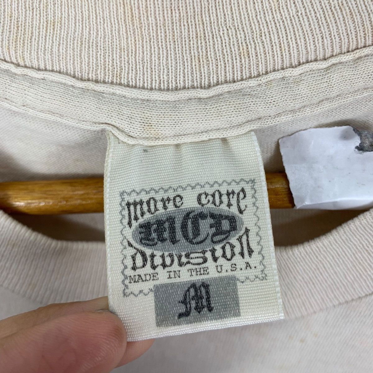 Vintage Vintage 80s MCD More Core Division Usa SurfDistressed Tshirt Size US M / EU 48-50 / 2 - 7 Thumbnail