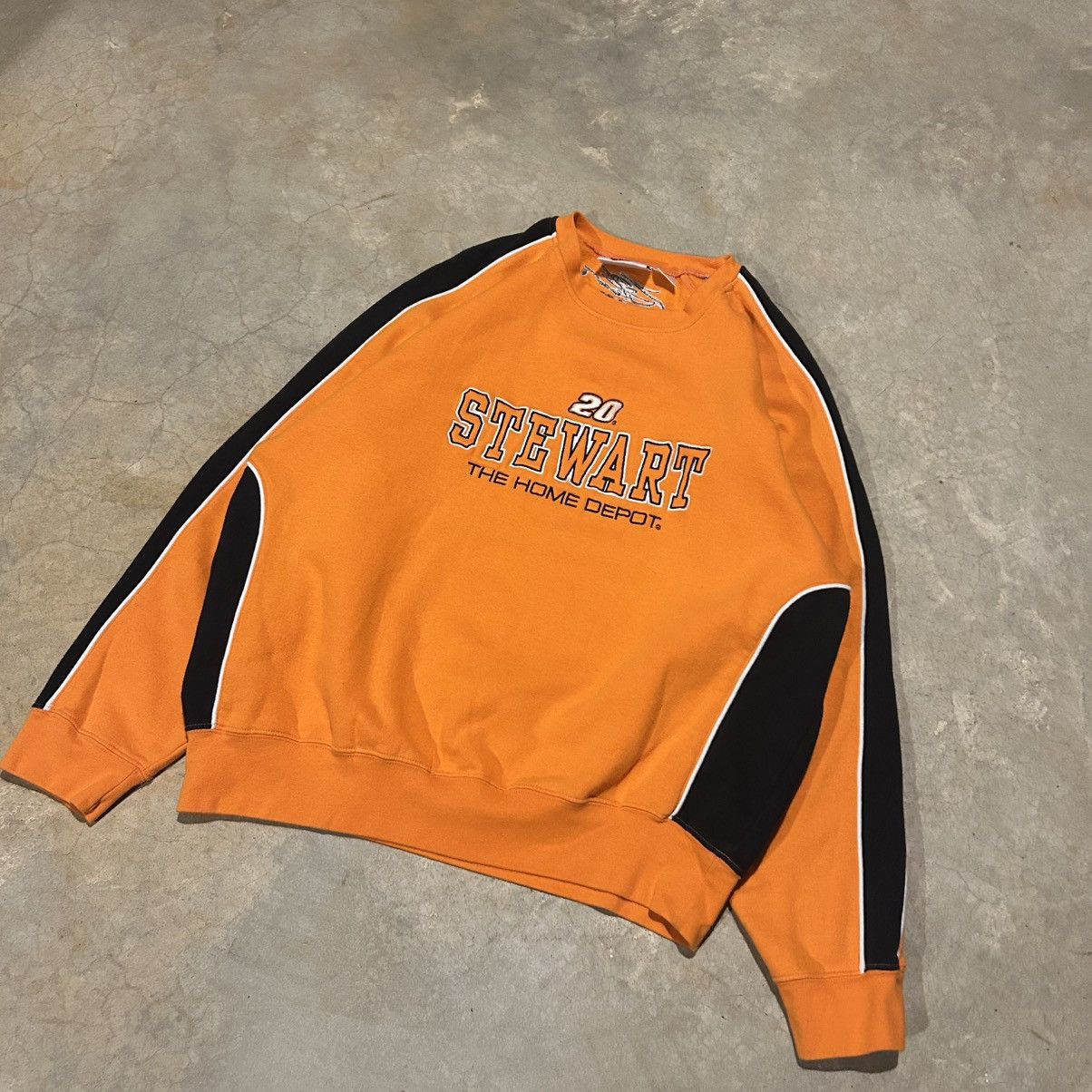 NASCAR × Vintage Crazy Vintage Y2K Nascar Tony Stewart Home Depot Crewneck Size US L / EU 52-54 / 3 - 2 Thumbnail