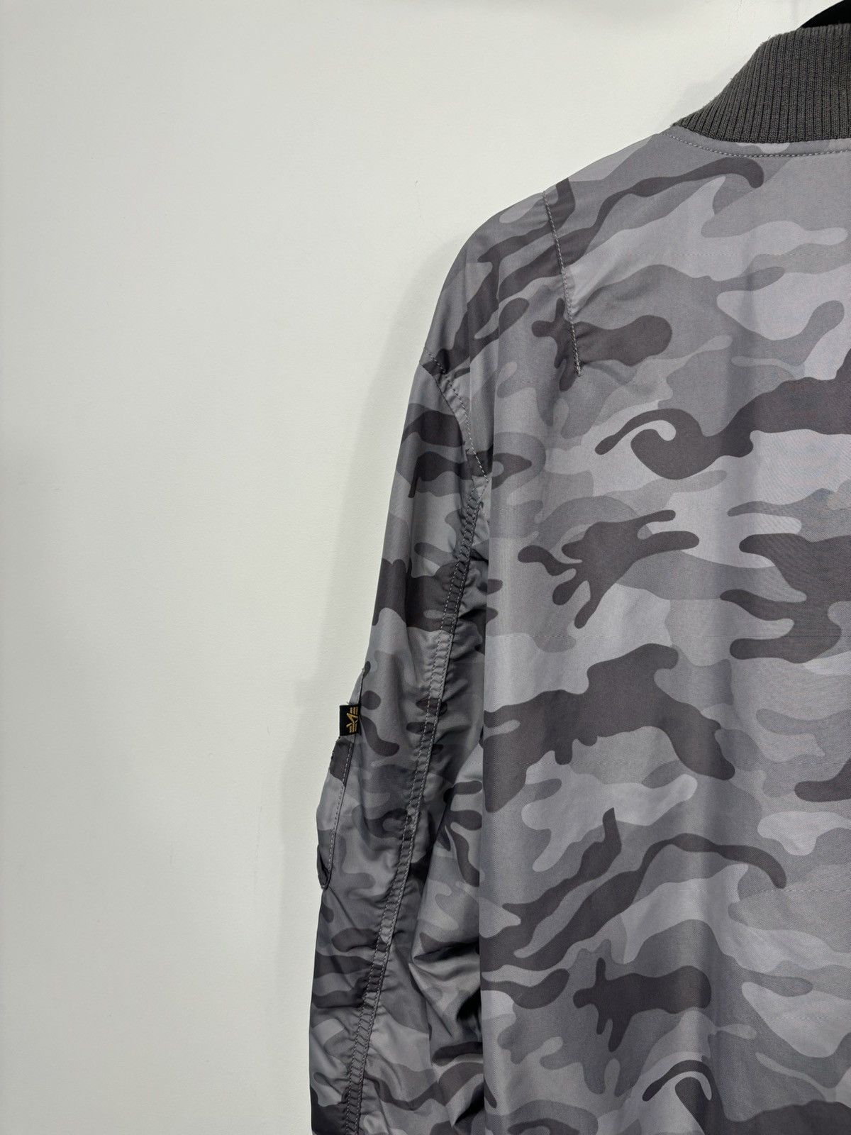 Alpha Industries Vintage Alpha Industries Gray Camo Hype Bomber Jacket Size US L / EU 52-54 / 3 - 20 Thumbnail