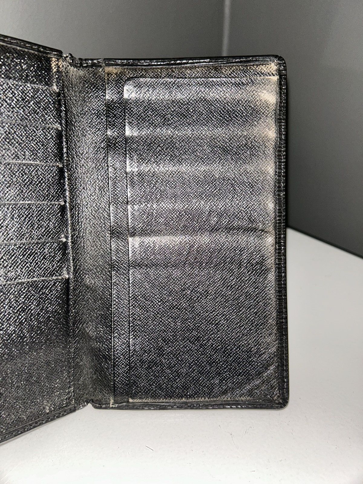 Louis Vuitton Louis Vuitton Black Epi Leather Wallet CA0977 Size ONE SIZE - 6 Thumbnail