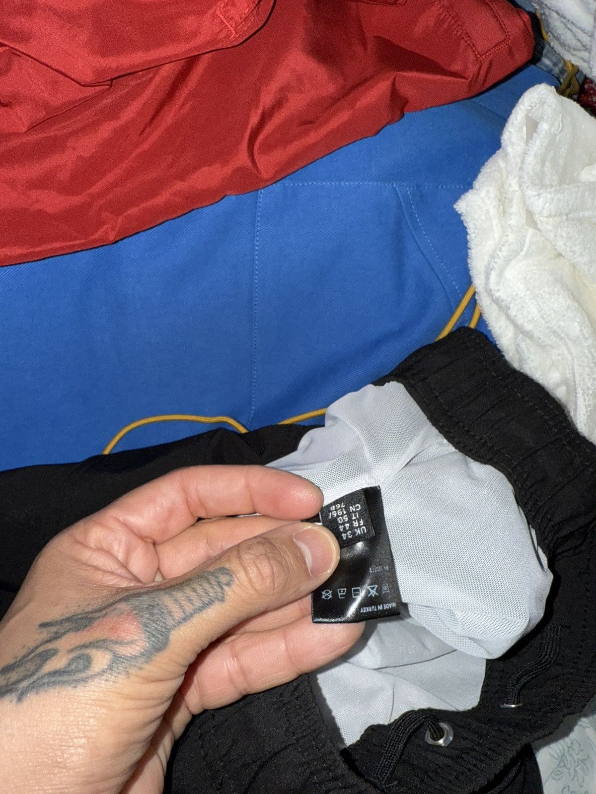 Amiri Amiri drip logo swim shorts Size US 30 / EU 46 - 4 Thumbnail
