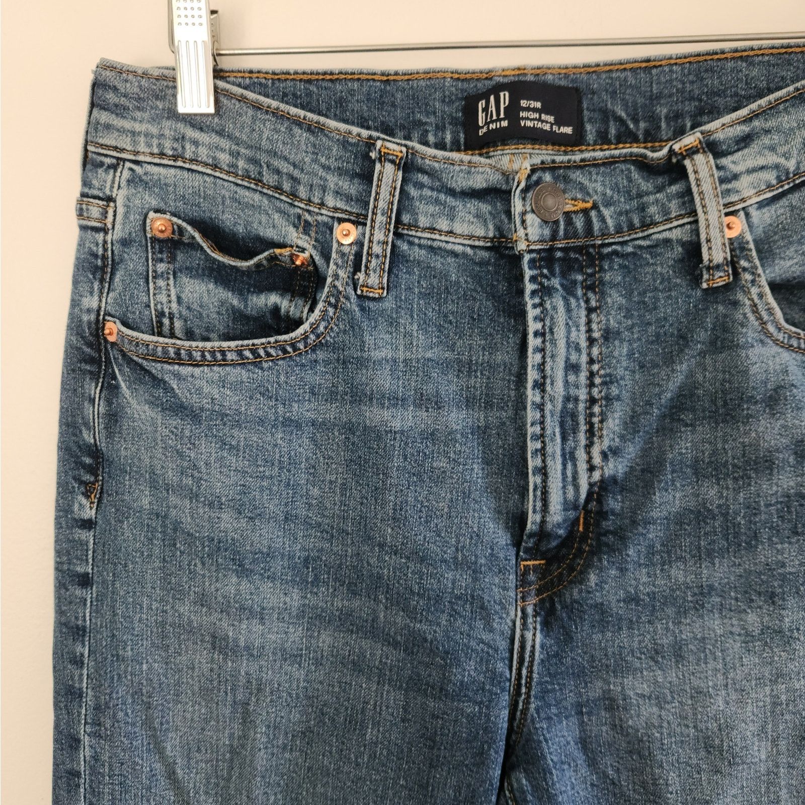 Gap Gap Vintage High Rise Flare Jeans Medium wash 12 / 31 R Size 34" / US 12 / IT 48 - 2 Thumbnail