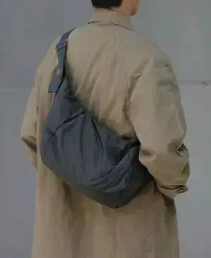 Outdoor Retro Puffer Hobo Bag Shoulder Messenger Bag in Grey, Men's