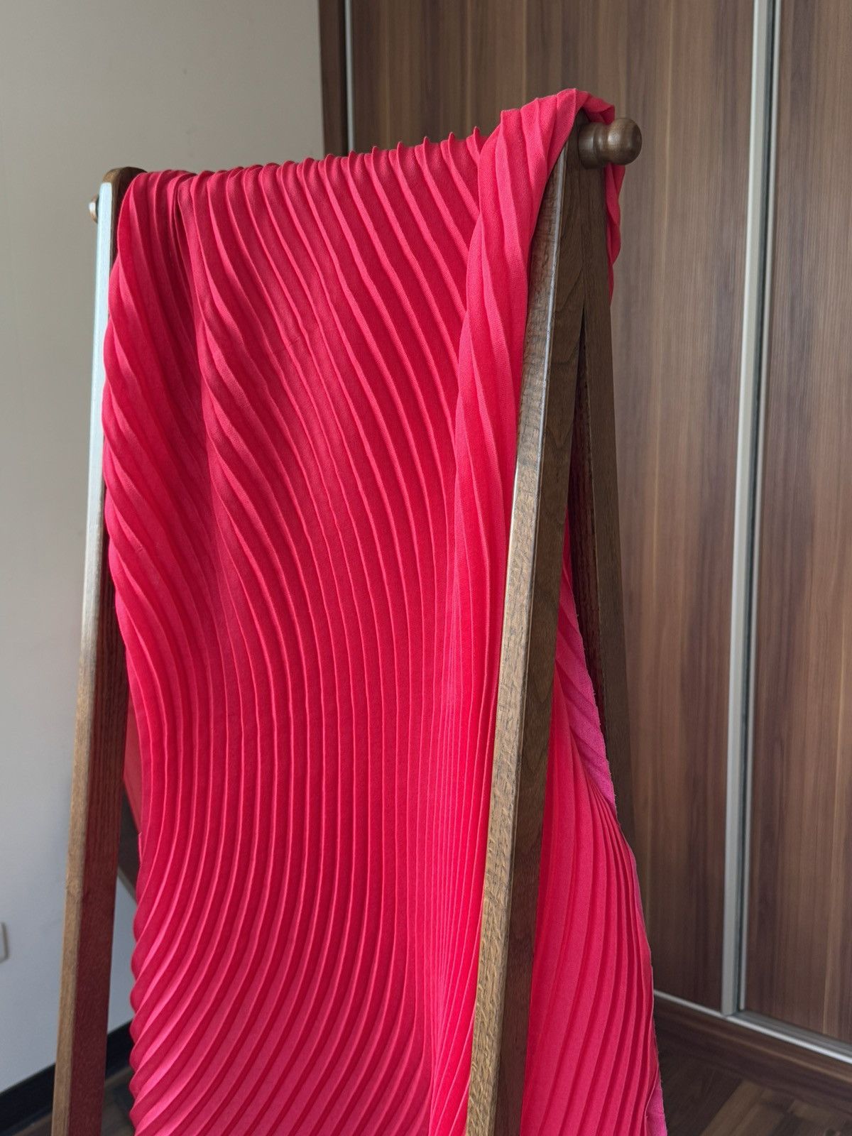 Issey Miyake × Pleats Please Issey Miyake Issey Miyake Double Pleats Stole - Day Pink Size ONE SIZE - 5 Thumbnail