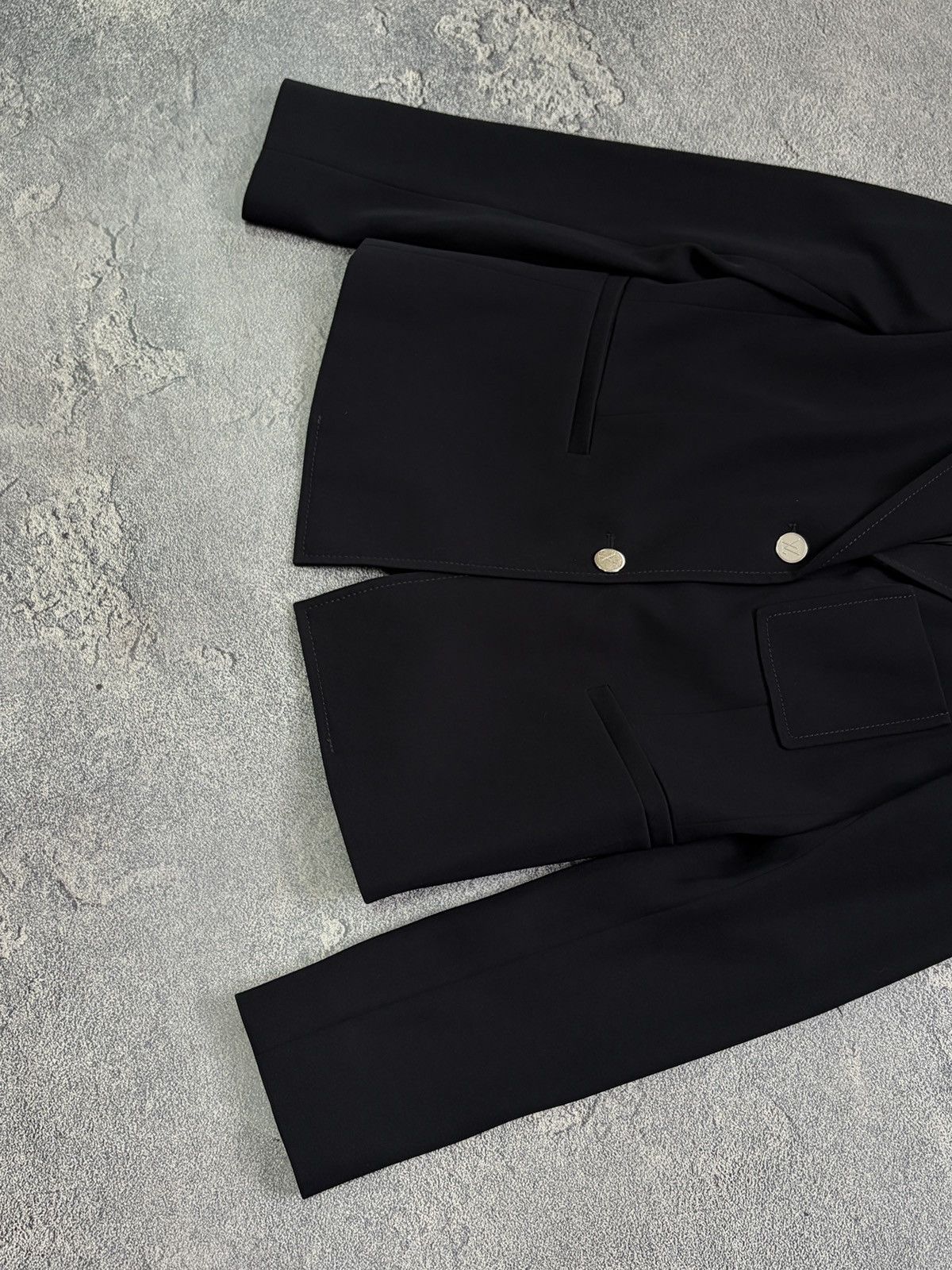 Louis Vuitton Louis Vuitton Uniforms Navy Blazer Silver Logo Buttons Sz 36 Size XS / US 0-2 / IT 36-38 - 14 Thumbnail