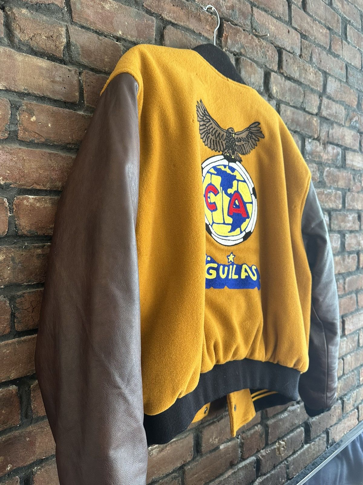 Vintage Yellow and brown Club America varsity jacket 90s vintage Size US L / EU 52-54 / 3 - 11 Thumbnail