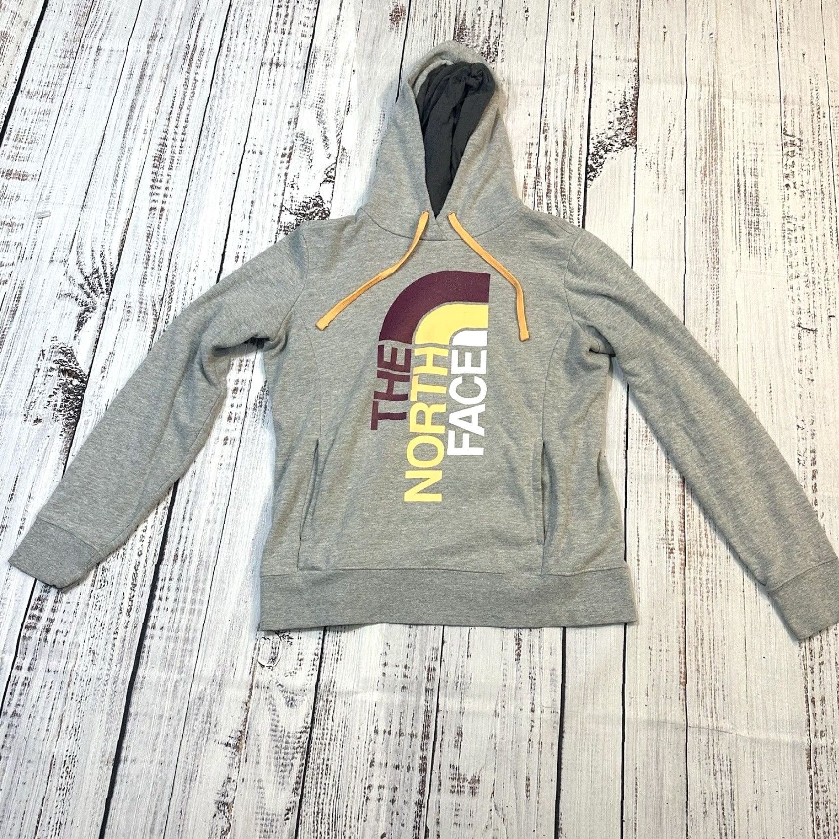 The North Face The North Face Trivert Hoodie Spell Out Women's Medium Gray Pullover Hoodie Long Sleeve Pockets Logo Outdoor Fall Winter Activewear Women Size M / US 6-8 / IT 42-44 - 2 Thumbnail