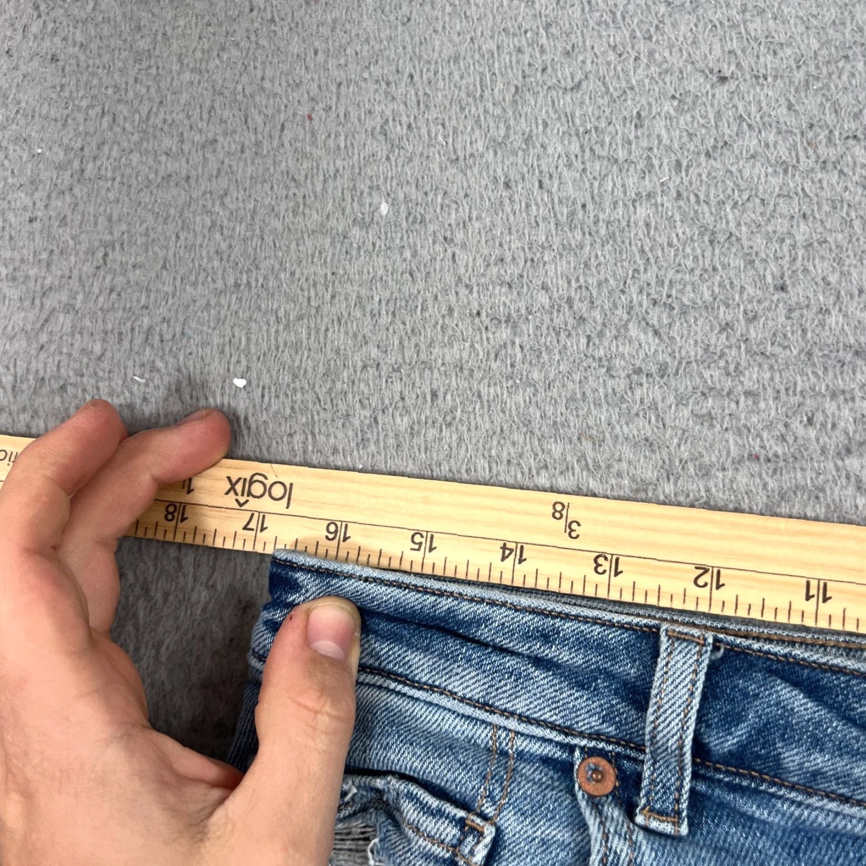 American Eagle Outfitters American Eagle Outfitters Jeans Womens 12 Short Distressed Button Fly Cotton Blend Denim Mom Size 34" / US 12 / IT 48 - 5 Thumbnail
