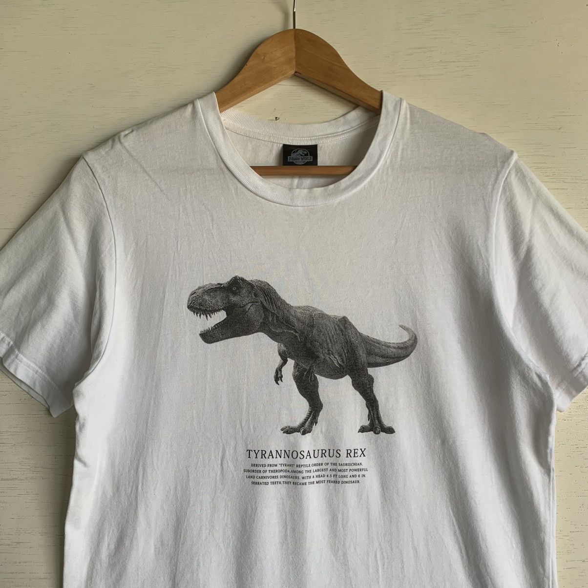 Japanese Brand Rare Vintage GU x Jurassic World Movie Tee Size US S / EU 44-46 / 1 - 2 Thumbnail