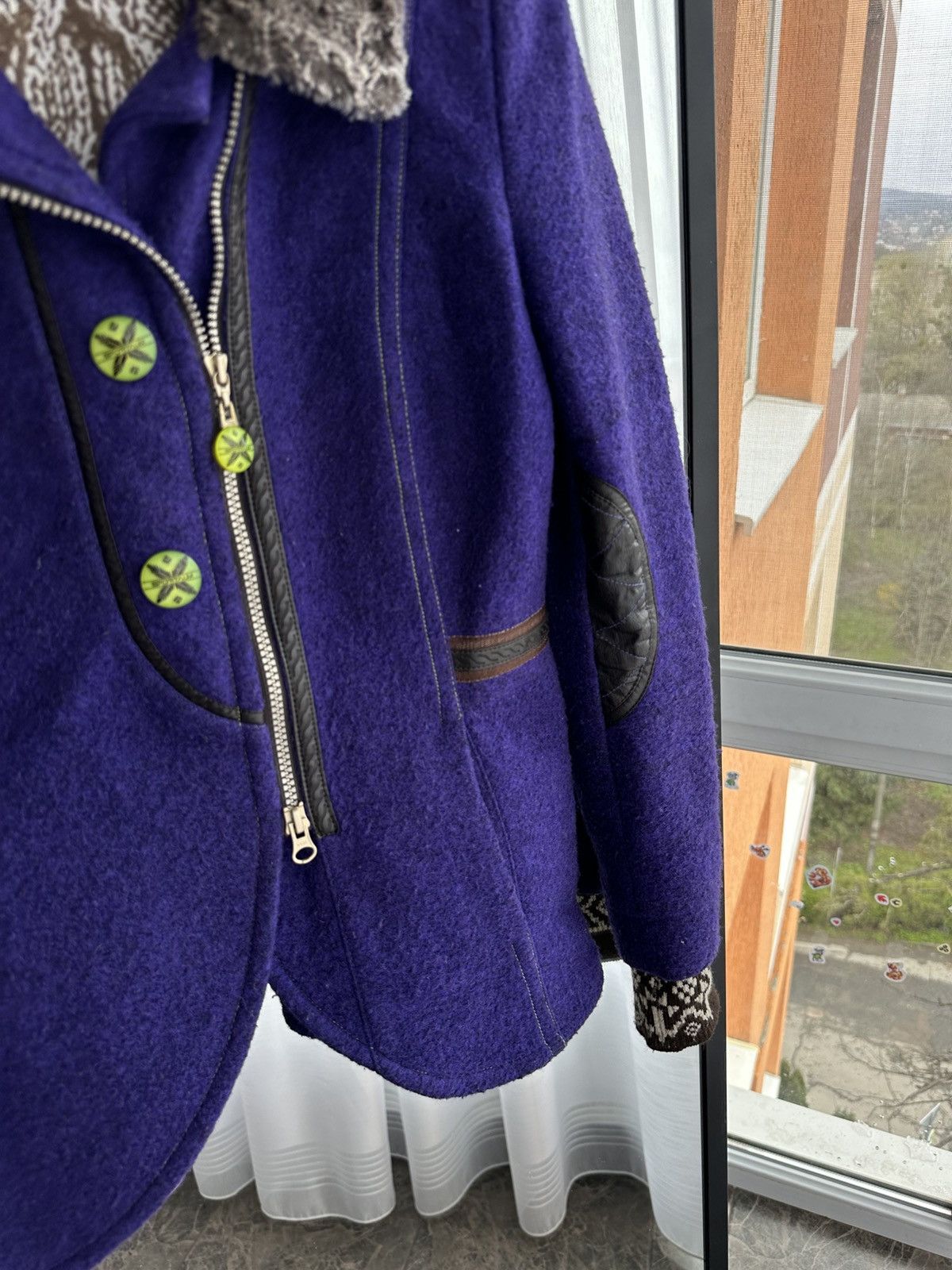Sportalm Kitzbuhel × Vintage Vintage Sportalm Woman Wool Winter Jacket with Fur Collar Size M / US 6-8 / IT 42-44 - 7 Thumbnail