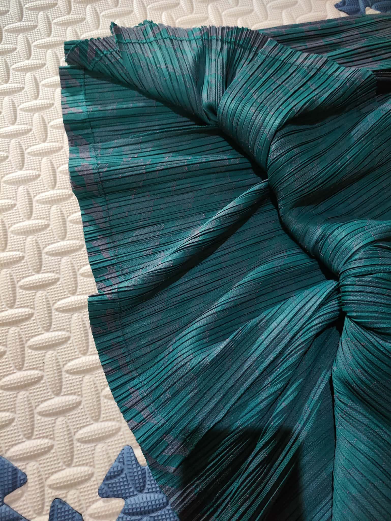 Pleats Please Issey Miyake Pleats Please Size 24" / US 00 / IT 34 - 2 Thumbnail