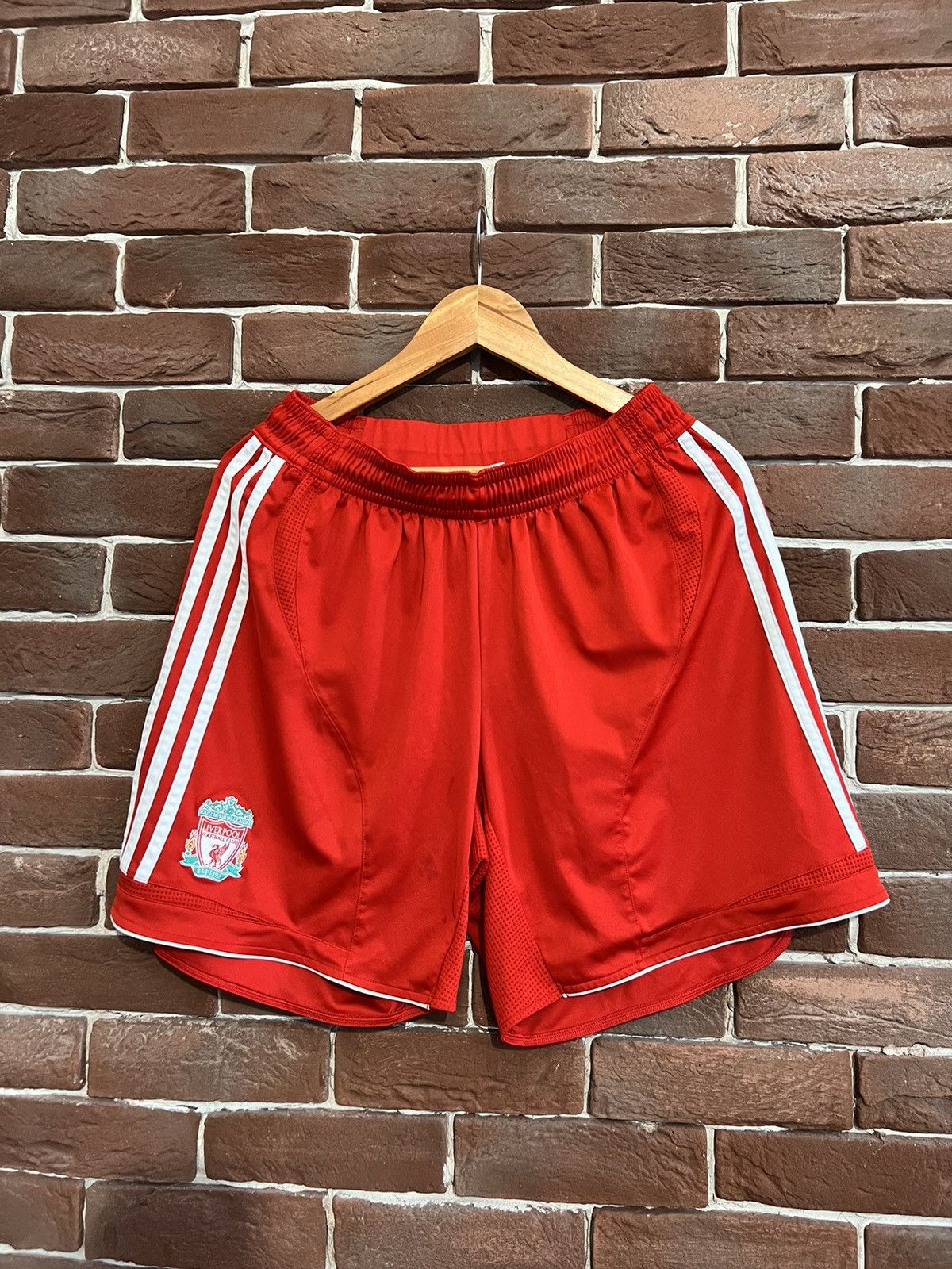 Adidas Liverpool 2006 Home Football Shorts Adidas Soccer Retro Size US 34 / EU 50 - 1 Thumbnail