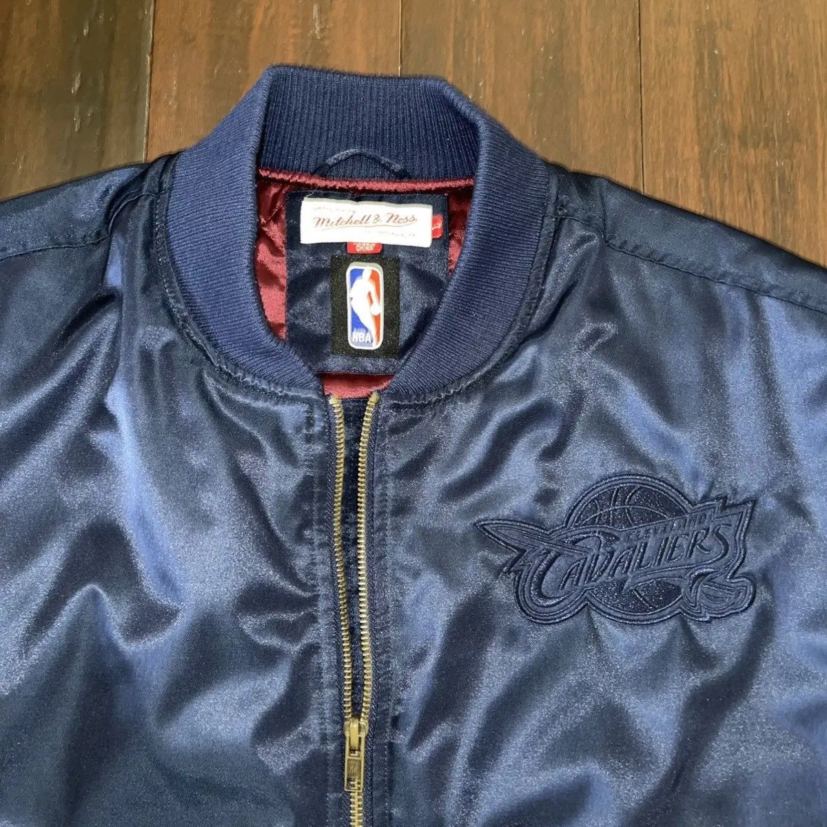 Mitchell & Ness Mitchell & Ness CLE Cavaliers rare sample navy bomber jacket Size US L / EU 52-54 / 3 - 3 Thumbnail