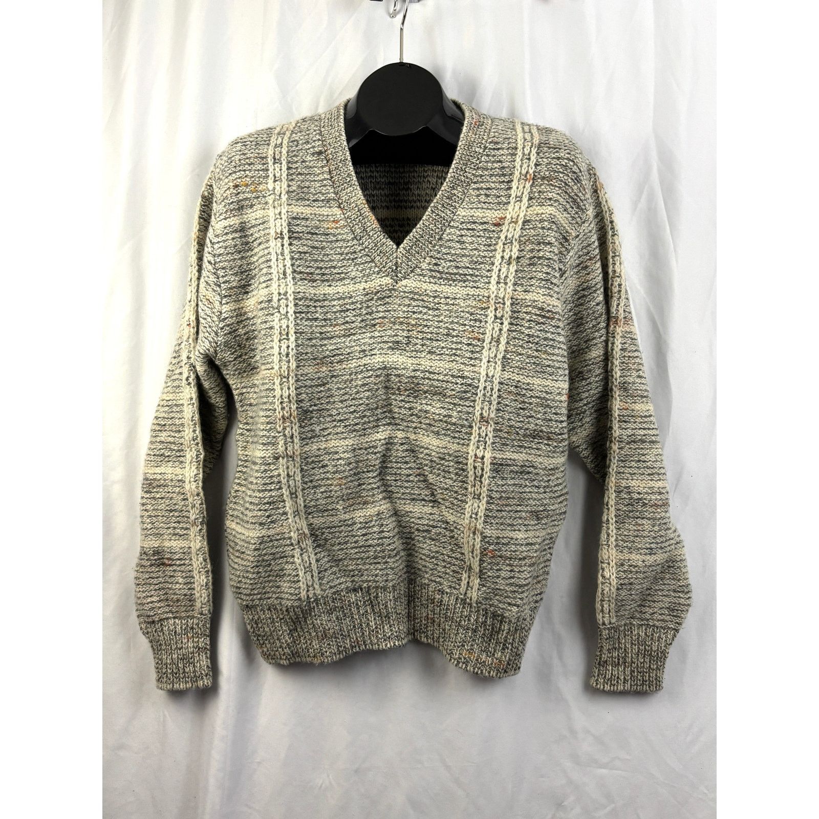 Pendleton Vtg Pendleton Pure Virgin Wool V-Neck Sweater USA Gray L Size US L / EU 52-54 / 3 - 8 Thumbnail