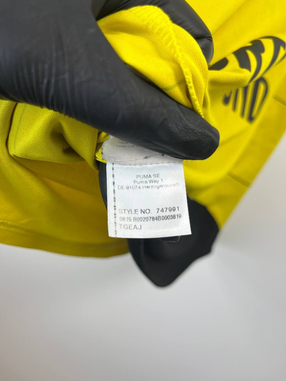 Puma Borussia Dortmund 2015-16 Home Shirt Puma BVB 09 Jersey M Size US M / EU 48-50 / 2 - 4 Thumbnail