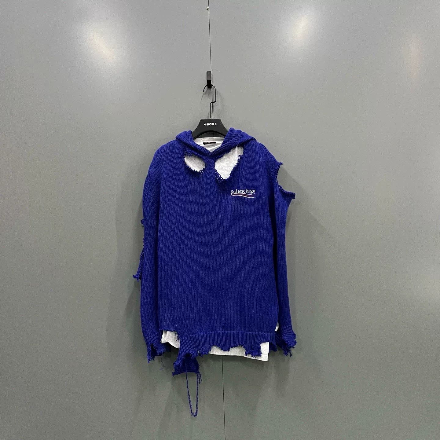 Balenciaga balenciaga blue logo embroidered hoodie xs Size US XS / EU 42 / 0 - 1 Thumbnail