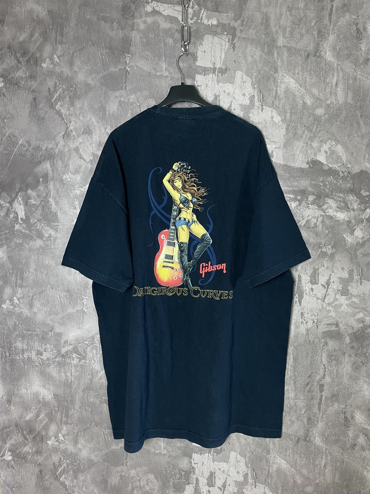 Vintage Vintage 90’s Gibson USA Rock Guitar t-shirt Size US XL / EU 56 / 4 - 2 Thumbnail