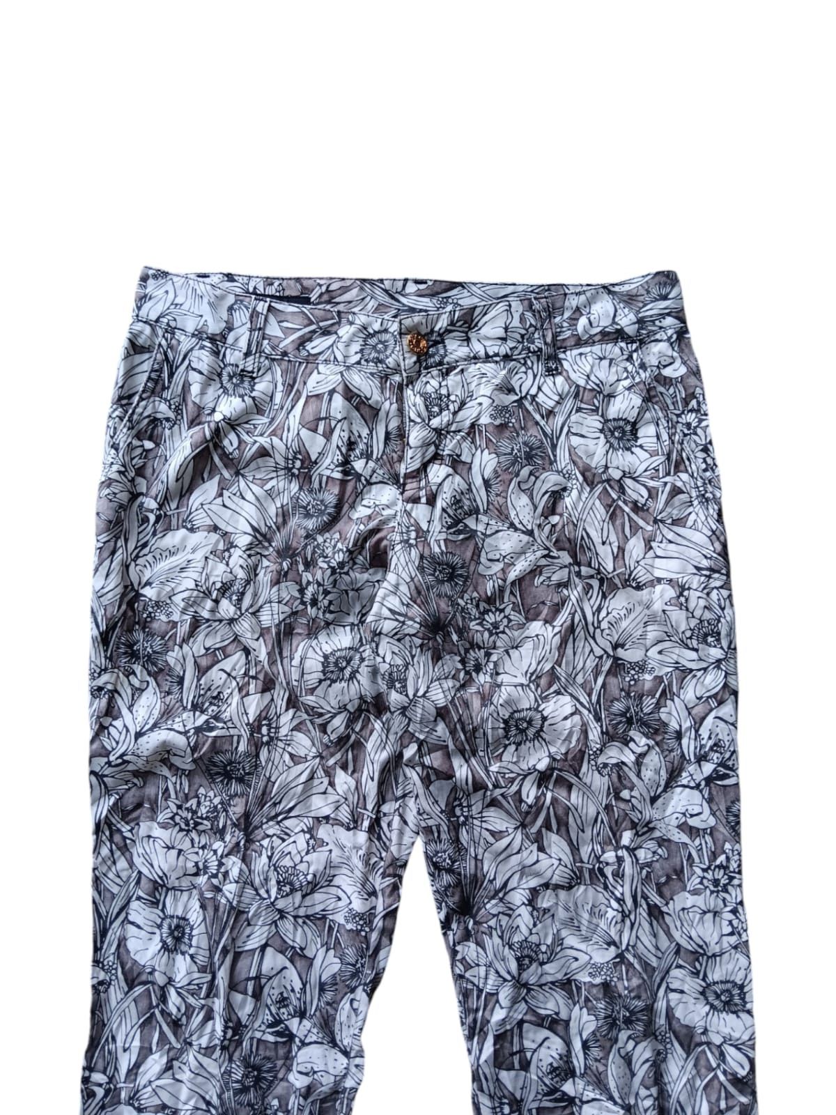 Gucci Gucci all over print floral pants Size 28" / US 6 / IT 42 - 2 Thumbnail