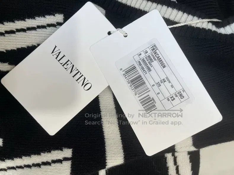 Valentino Valentino V-neck knit black and white classic color scheme Size XS / US 0-2 / IT 36-38 - 6 Thumbnail