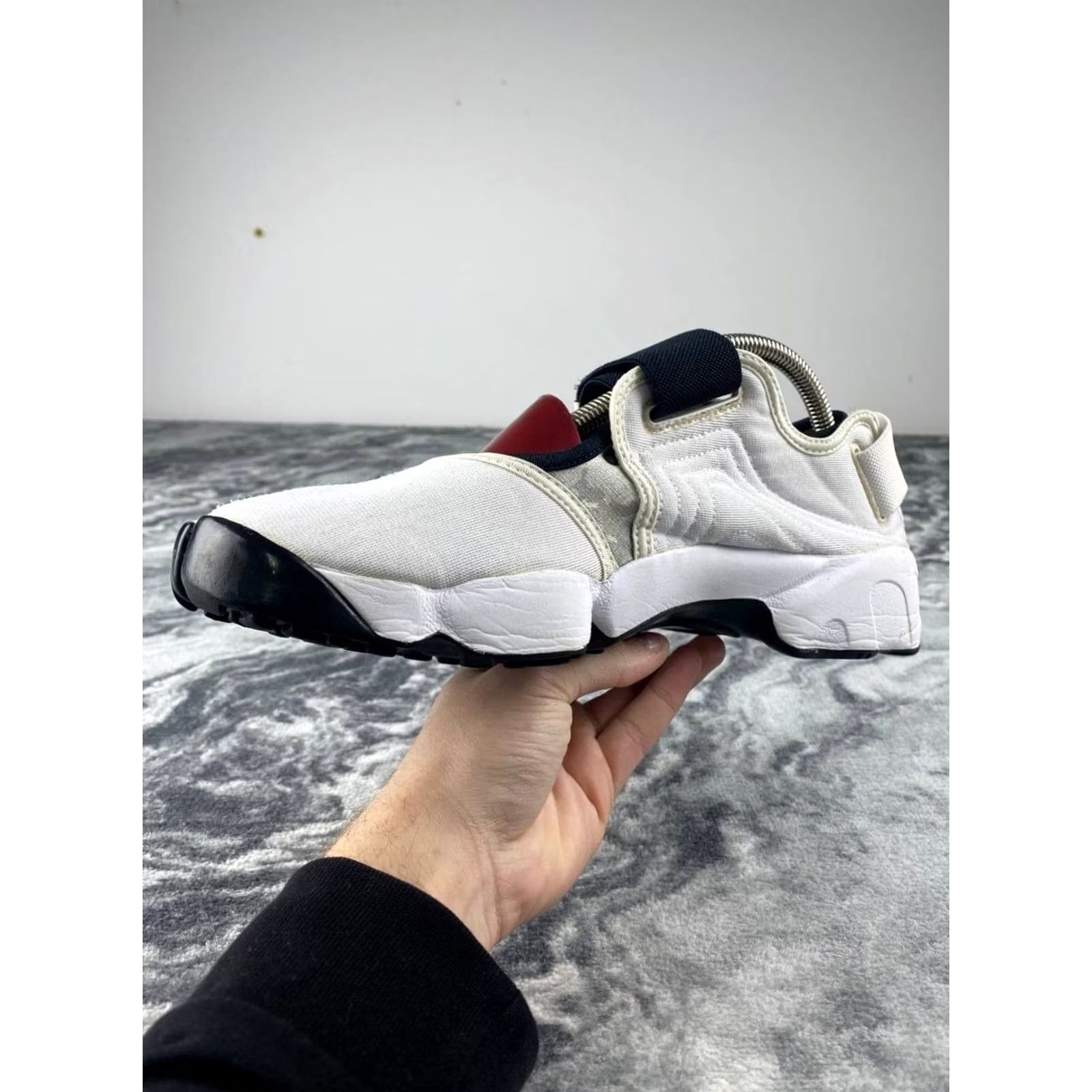 Nike VINTAGE Nike Air Rift Tabi Sandals Sneakers Sandal Men 44 White Black Nike Shoes Mens Summer Size US 11 / EU 44 - 7 Thumbnail